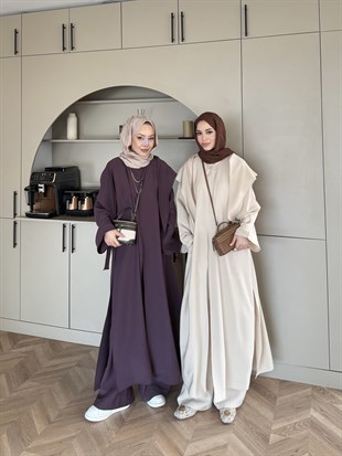 (ÖNSİPARİŞ) 10 iş günü sonra kargolanacaktır Zyra Omuz Şallı Yırtmaçlı Takım Mürdüm (8832)