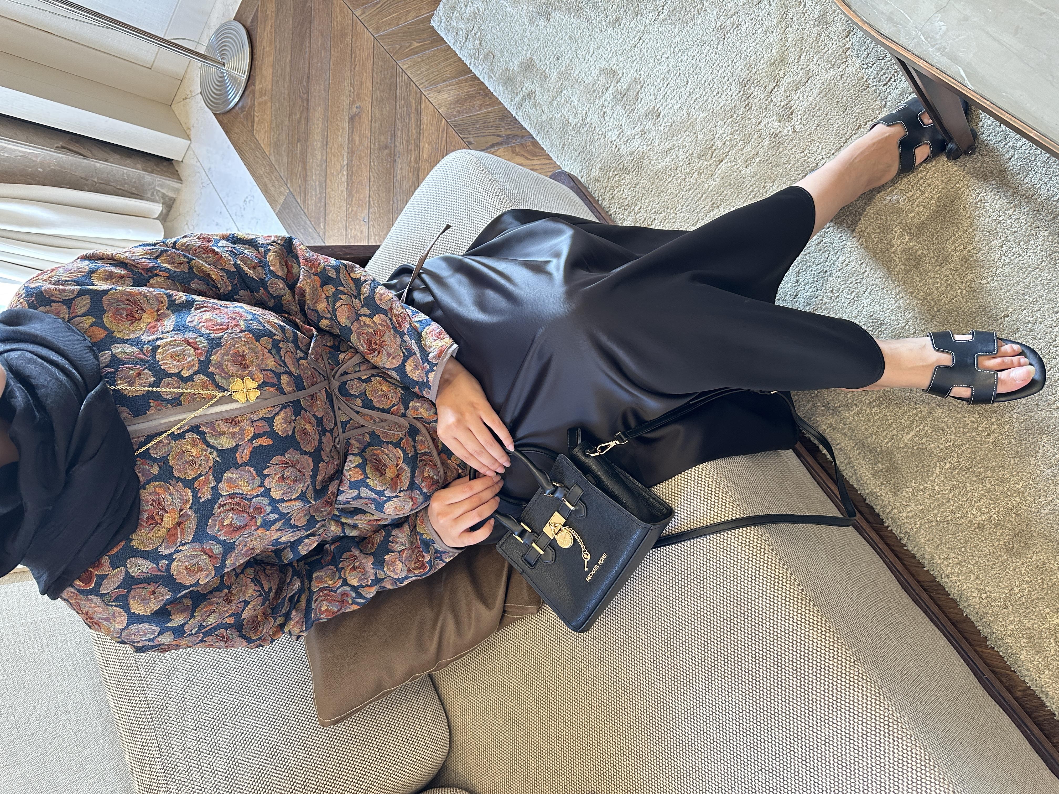 Eva Saten Etek Siyah