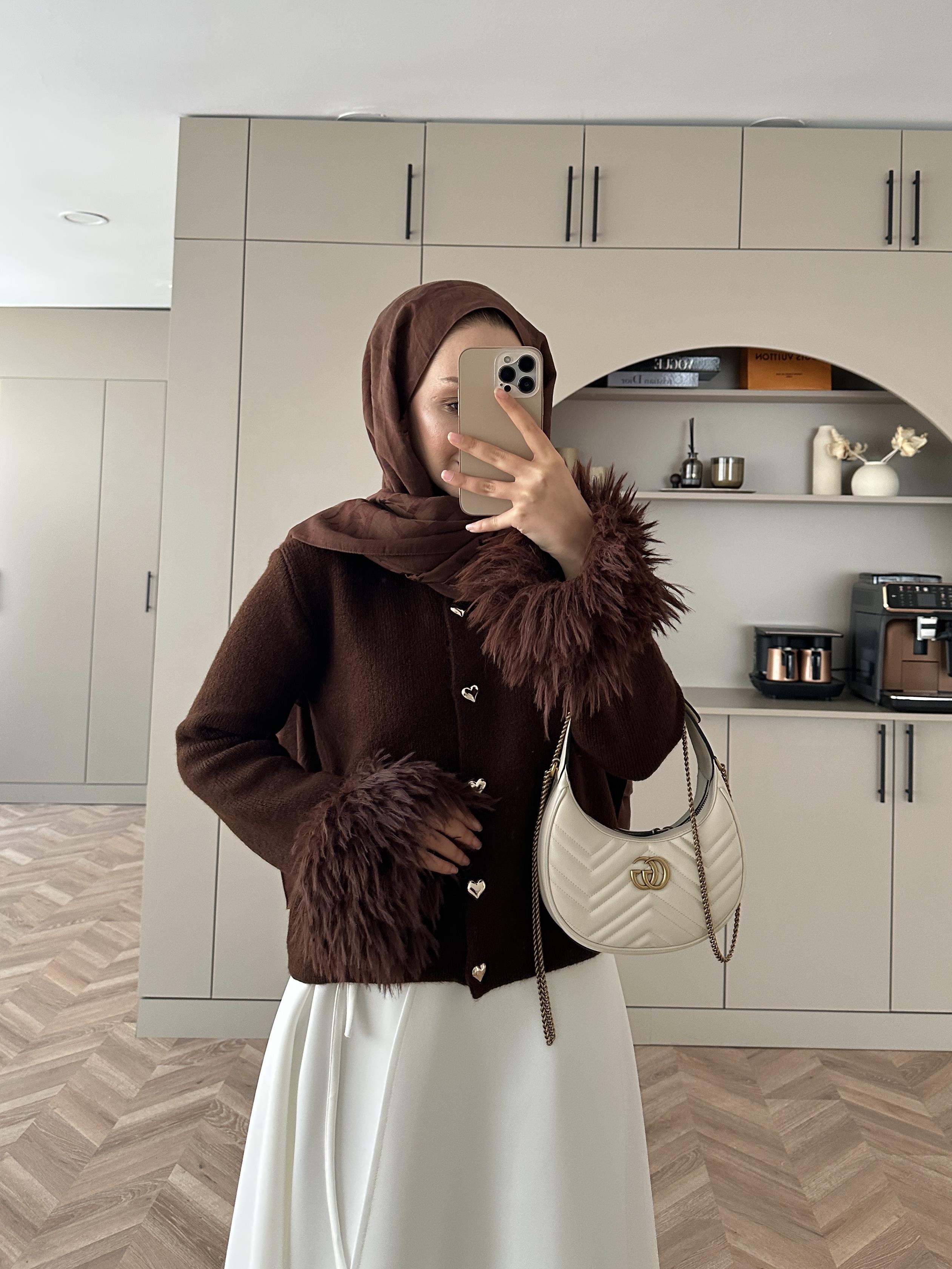 Kalp Düğmeli Angora Hırka Kahve