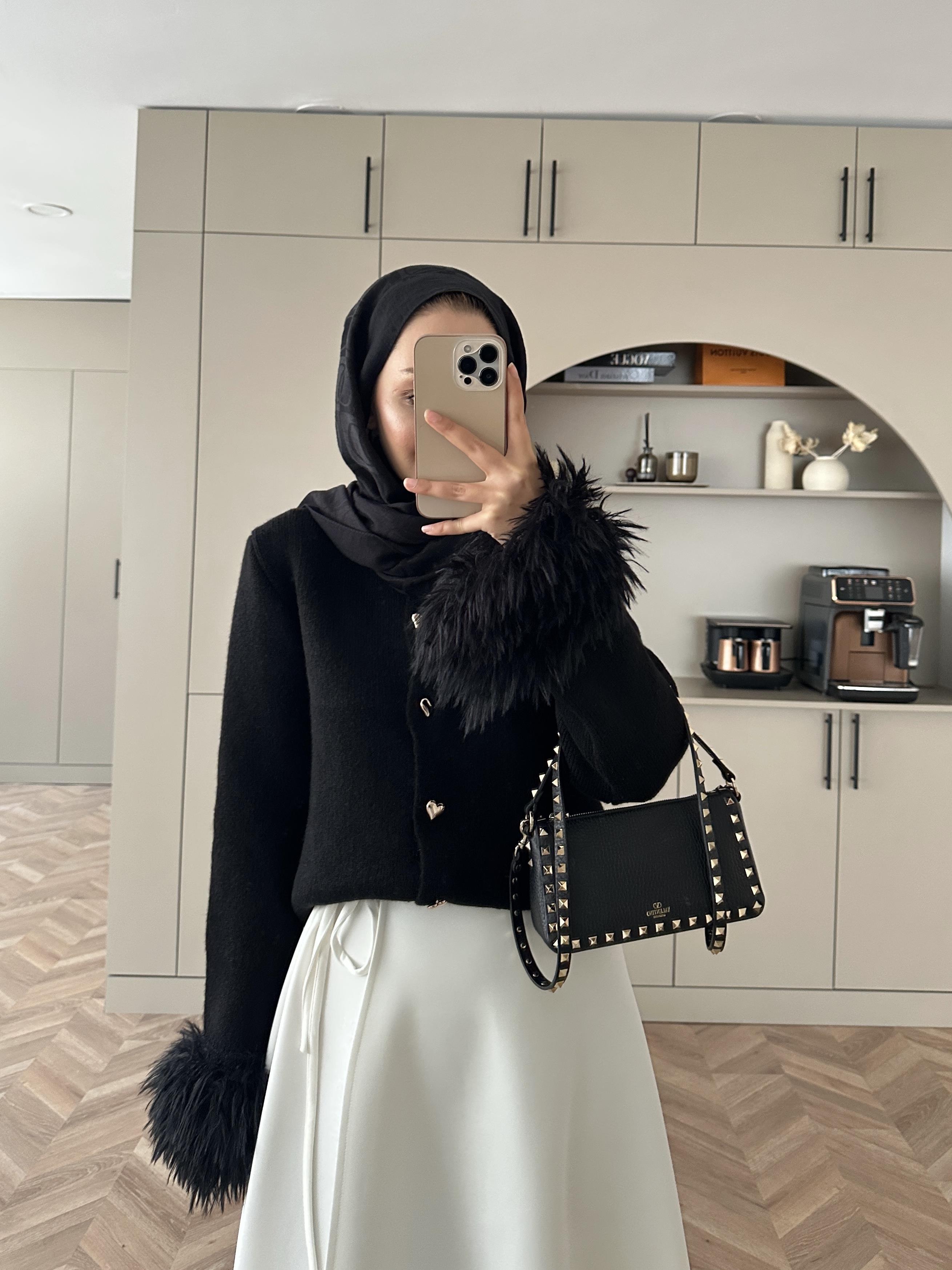 Kalp Düğmeli Angora Hırka Siyah