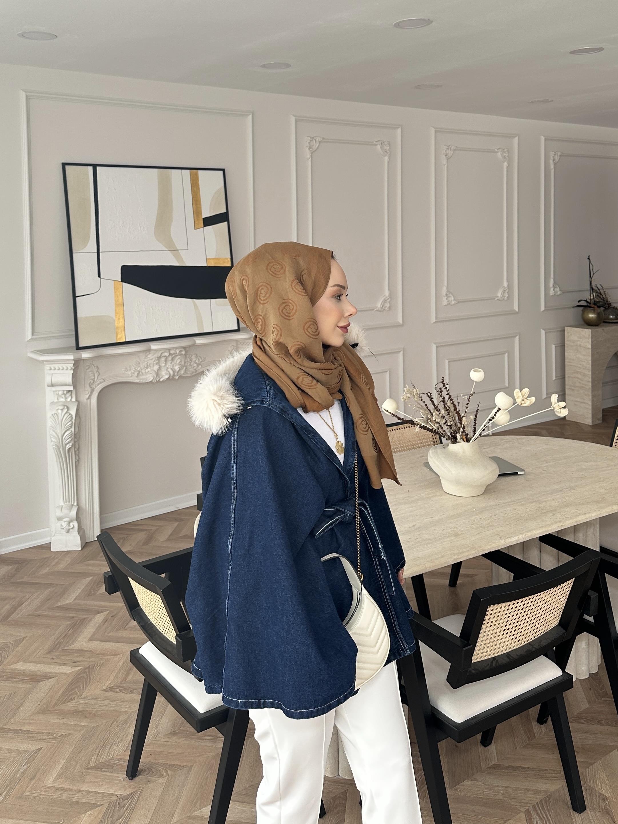 Kot Pelerin/Panço Mavi