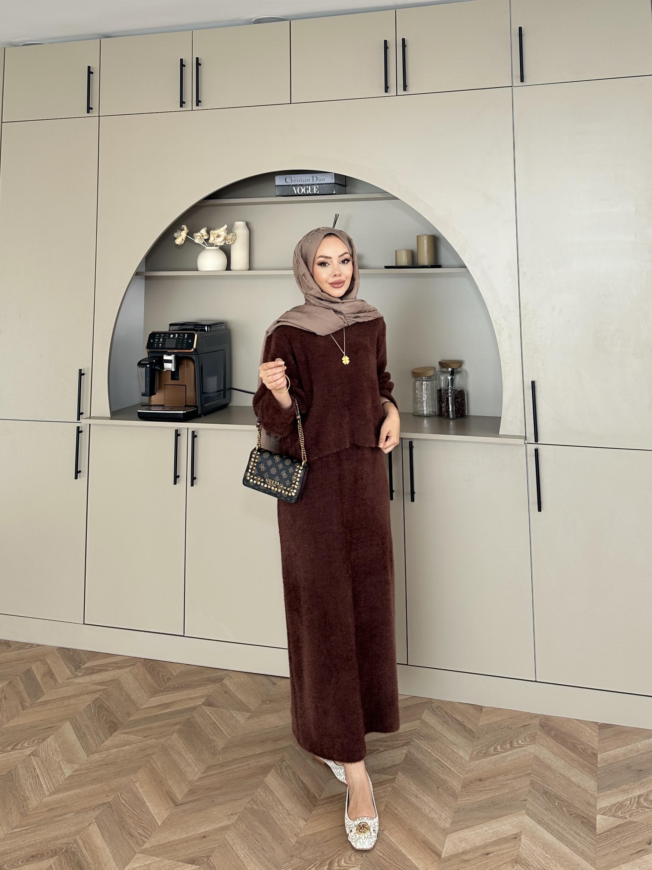 Leah Sakallı Triko Etekli Takım Kahve