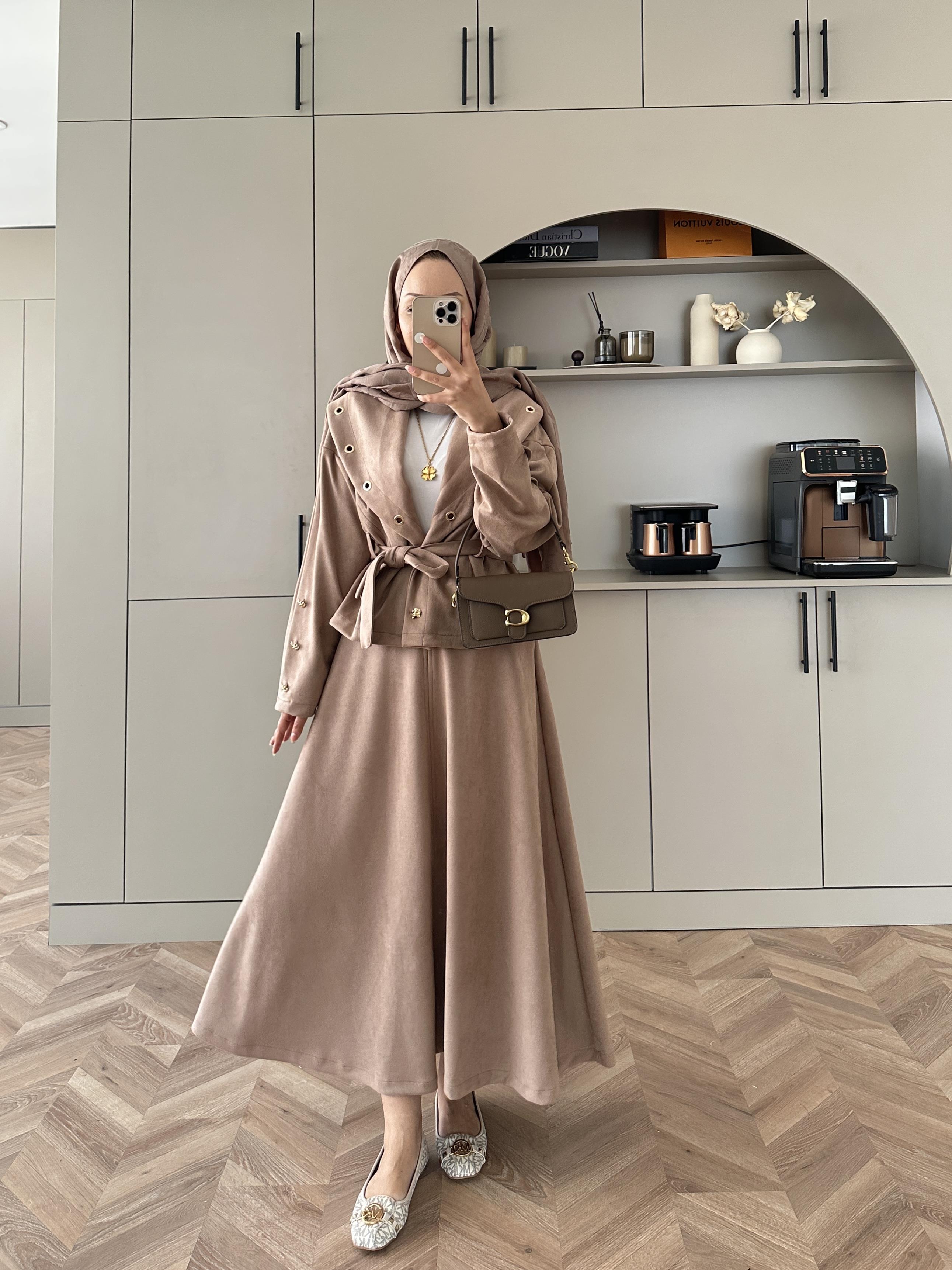 Margret Kadife Etekli Takım Vizon