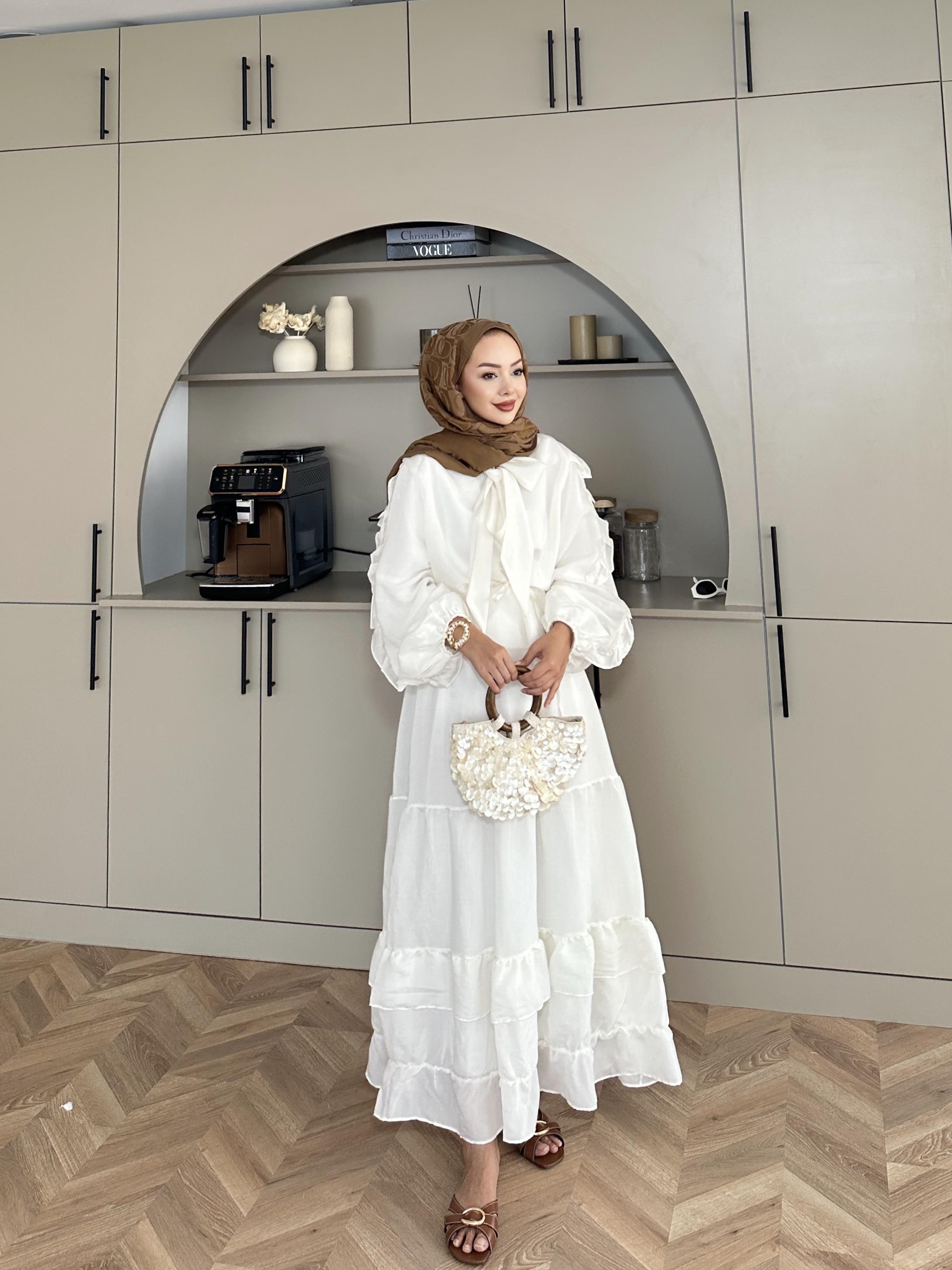 Swan Etekli Takım Ekru