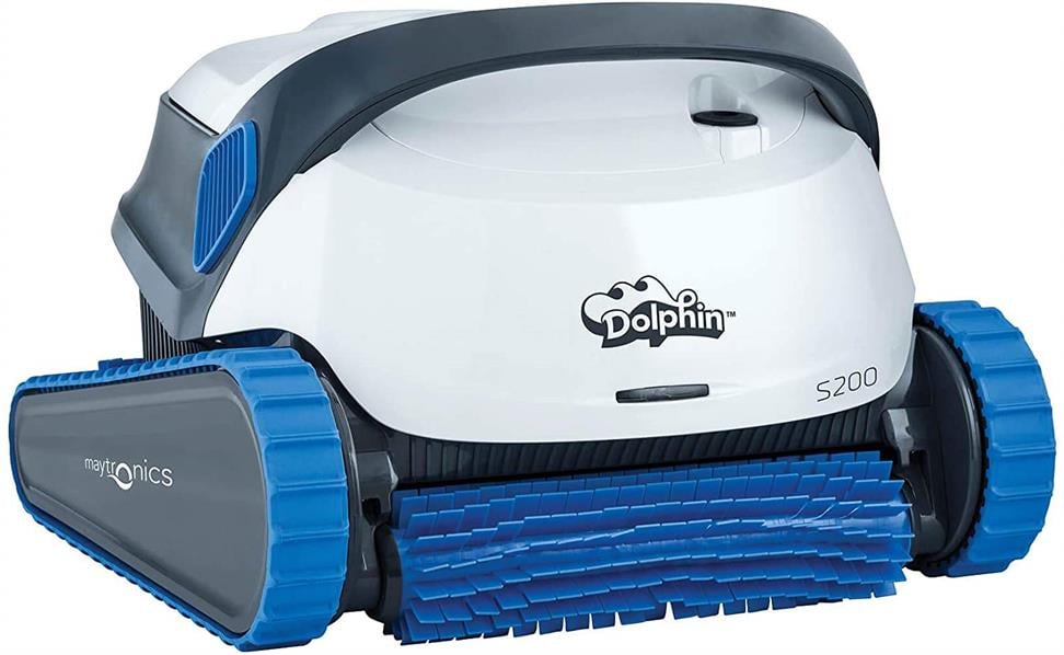 Dolphin S200 havuz robotu, zemin ve duvar temizliği yaparken havuz içinde çalışıyor.
