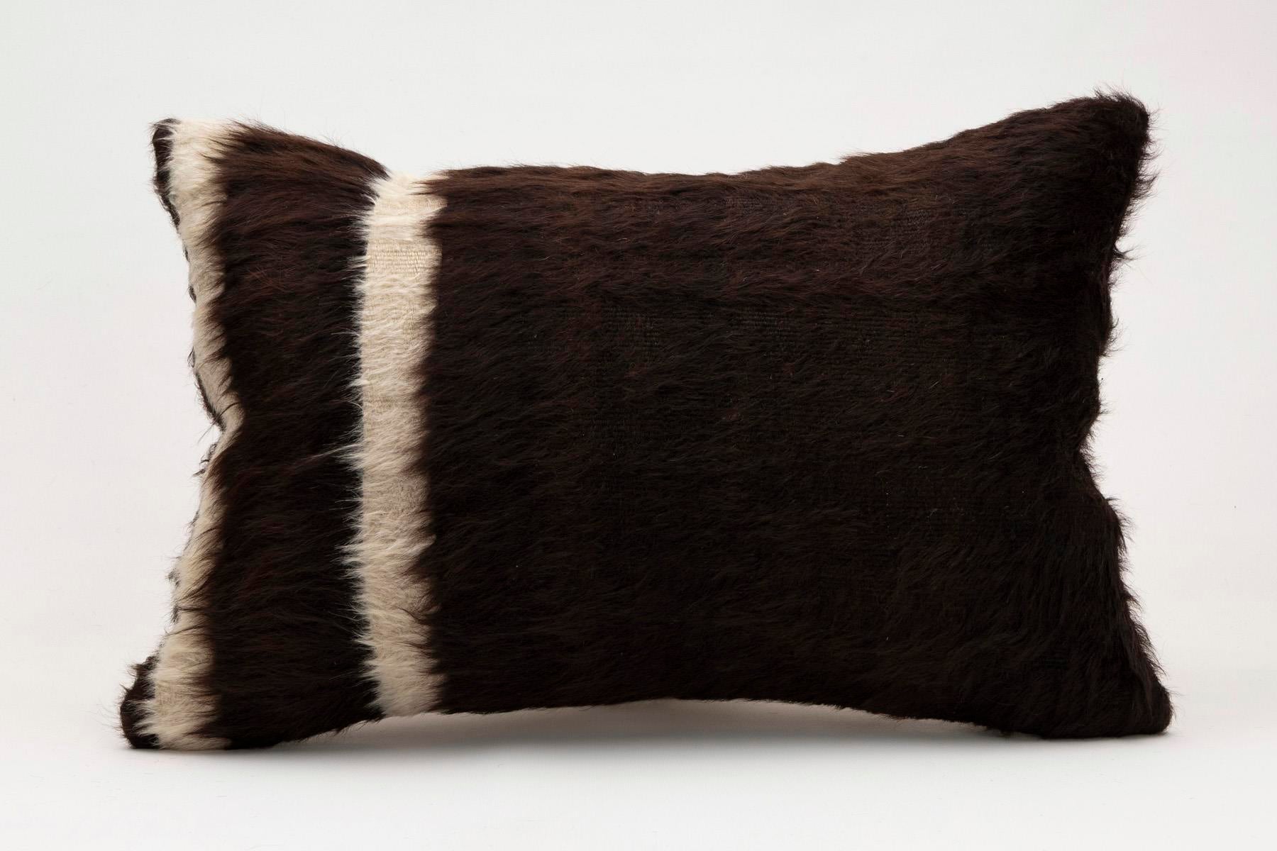 16x24 inches (40x60 cm) Kilim Pillow | KILIM WHOLESALE - Vintage Handmade Pillows - Vintage Handmade Kilim Rugs - It is 100% wool. Artistic and historical rugs. Old handwoven rugs. - Online hand woven rugs and kilim cushions sales. Shipping to a