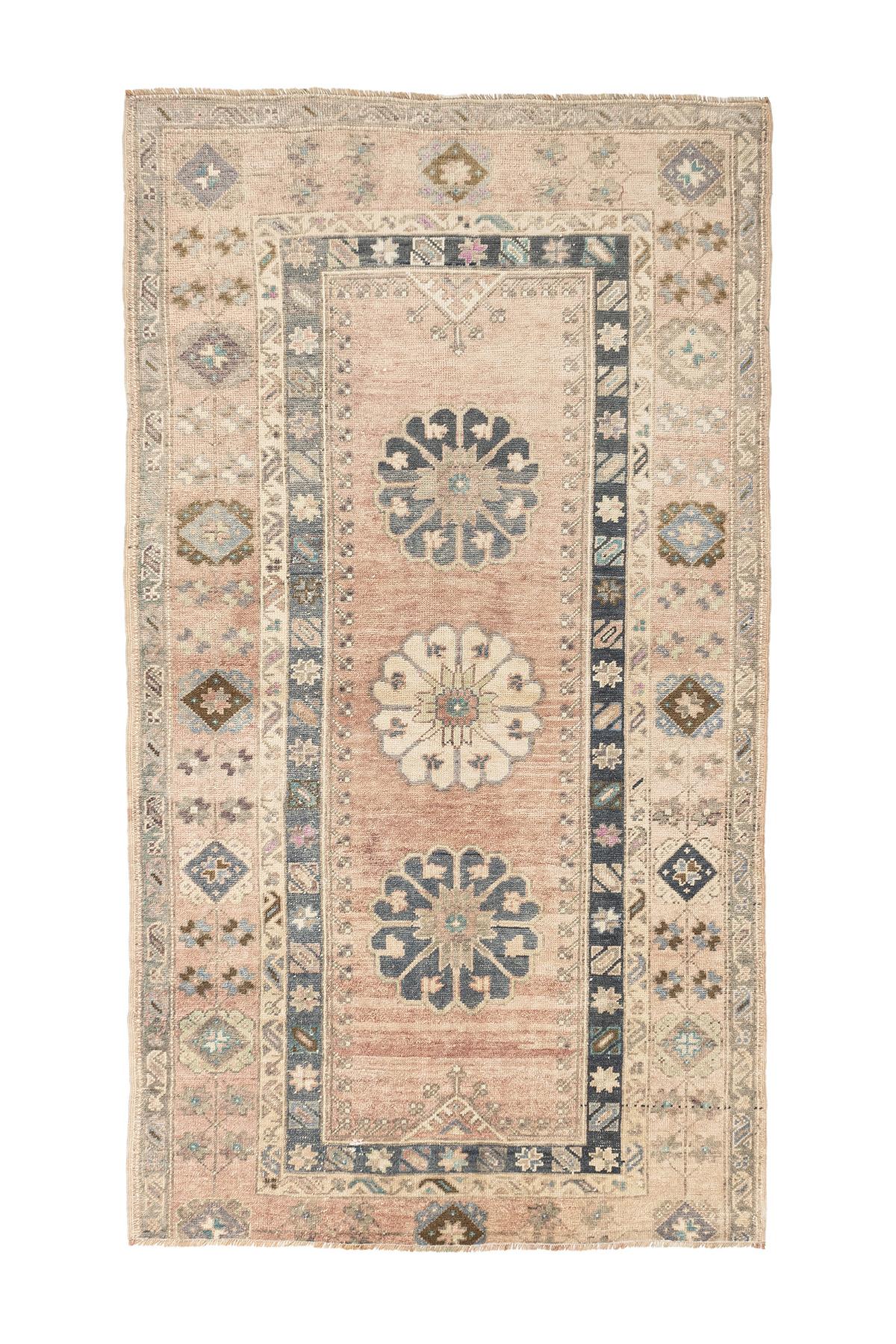 Sivas Kilim Rug (2.5 x 6.6 ft) | KILIM WHOLESALE - Vintage Handmade Pillows - Vintage Handmade Kilim Rugs - It is 100% wool. Artistic and historical rugs. Old handwoven rugs. - Online hand woven rugs and kilim cushions sales. Shipping to all ove