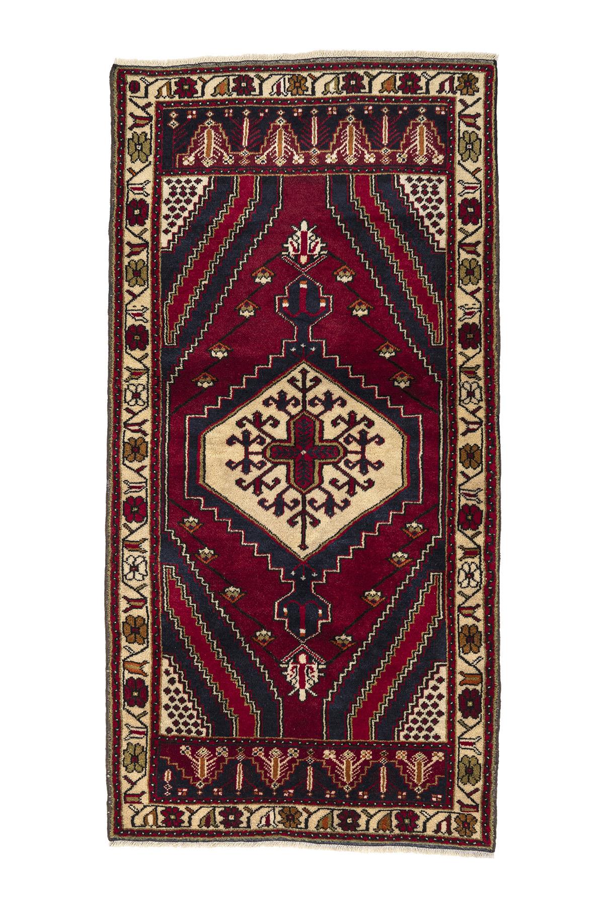 Sivas Kilim Rug (2.5 x 6.6 ft) | KILIM WHOLESALE - Vintage Handmade Pillows - Vintage Handmade Kilim Rugs - It is 100% wool. Artistic and historical rugs. Old handwoven rugs. - Online hand woven rugs and kilim cushions sales. Shipping to all ove