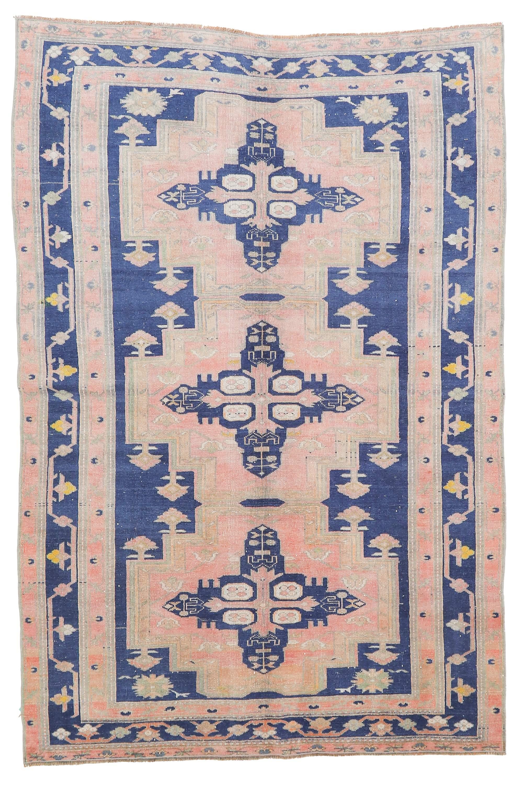 Decorative Vintage Caucasian Wool Rug - 5`0