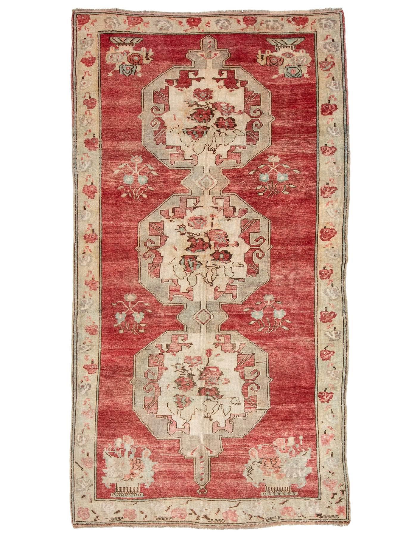 1960s Vintage Turkish Anatolian Rug - 5`5