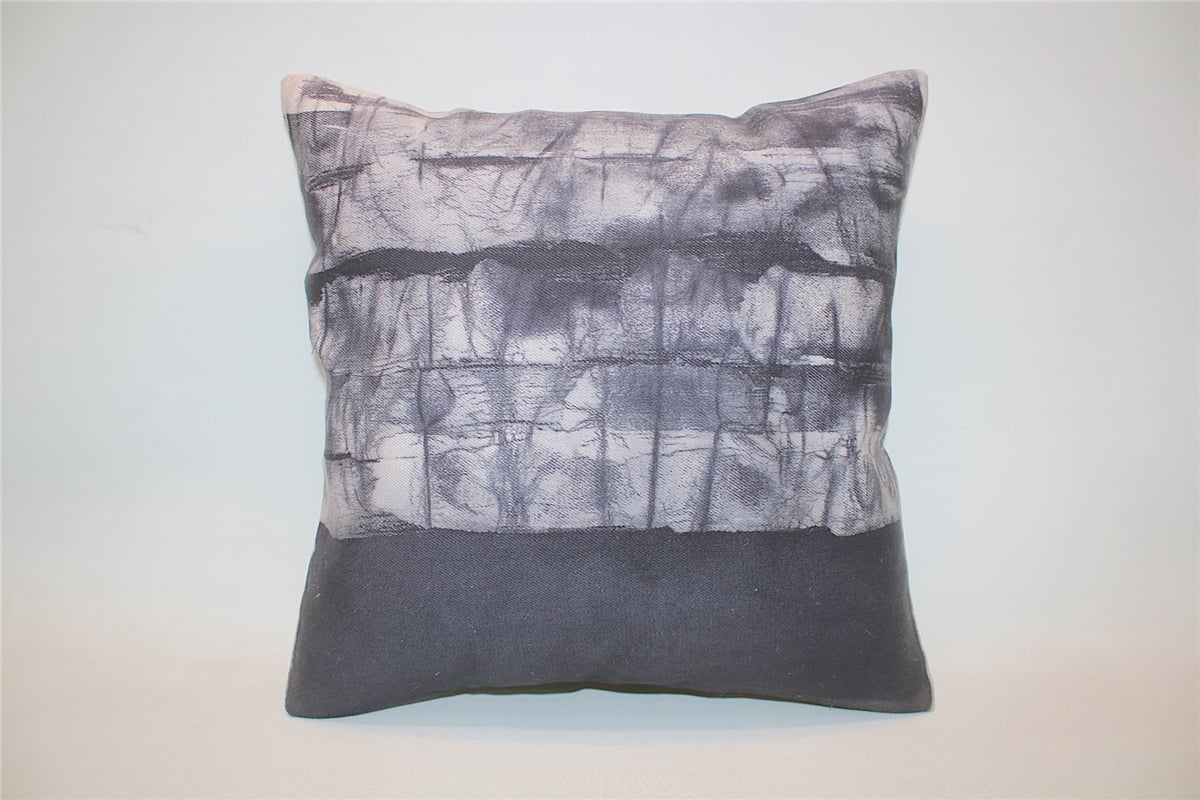 16x16 feet (40x40 cm) Kilim Pillow