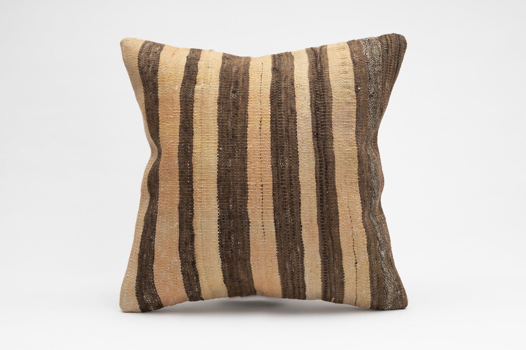 16''16'' (40x40 cm) Kilim Pillows - Vintage Handmade Kilim Pillows - Vintage Handmade Kilim Rugs - It is 100% wool. Artistic and historical rugs. Old handwoven rugs.