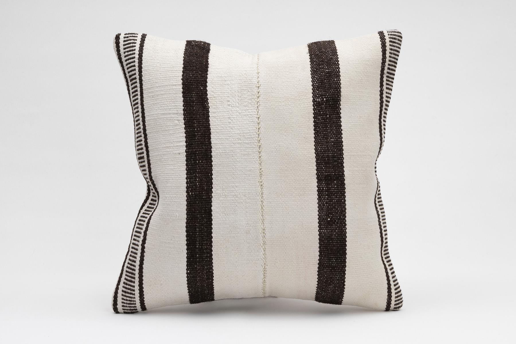 16''16'' (40x40 cm) Kilim Pillows - Vintage Handmade Kilim Pillows - Vintage Handmade Kilim Rugs - It is 100% wool. Artistic and historical rugs. Old handwoven rugs.