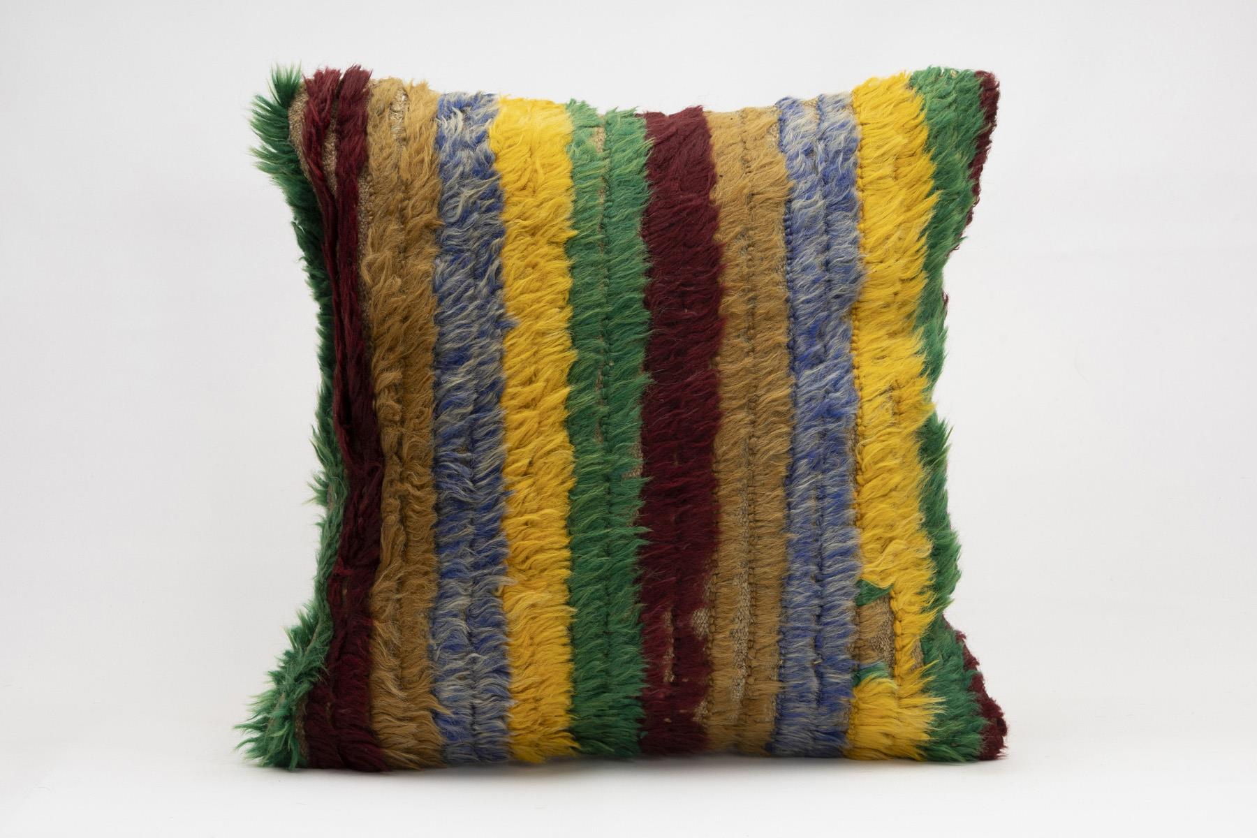 20x20 inches (50x50 cm) Kilim Pillow | KILIM WHOLESALE - Vintage Handmade Pillows - Vintage Handmade Kilim Rugs - It is 100% wool. Artistic and historical rugs. Old handwoven rugs. - Online hand woven rugs and kilim cushions sales. Shipping to a