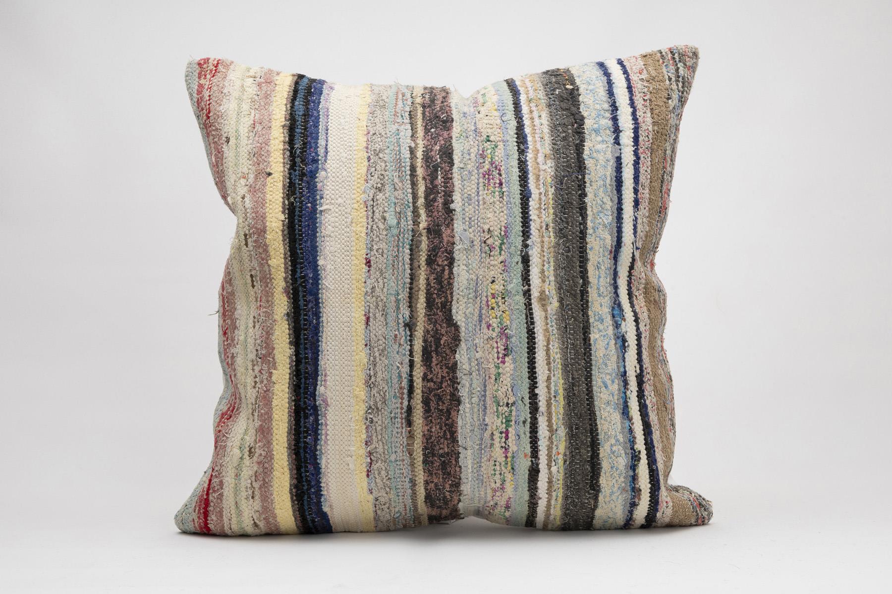 16x24 inches (40x60 cm) Kilim Pillow | KILIM WHOLESALE - Vintage Handmade Pillows - Vintage Handmade Kilim Rugs - It is 100% wool. Artistic and historical rugs. Old handwoven rugs. - Online hand woven rugs and kilim cushions sales. Shipping to a