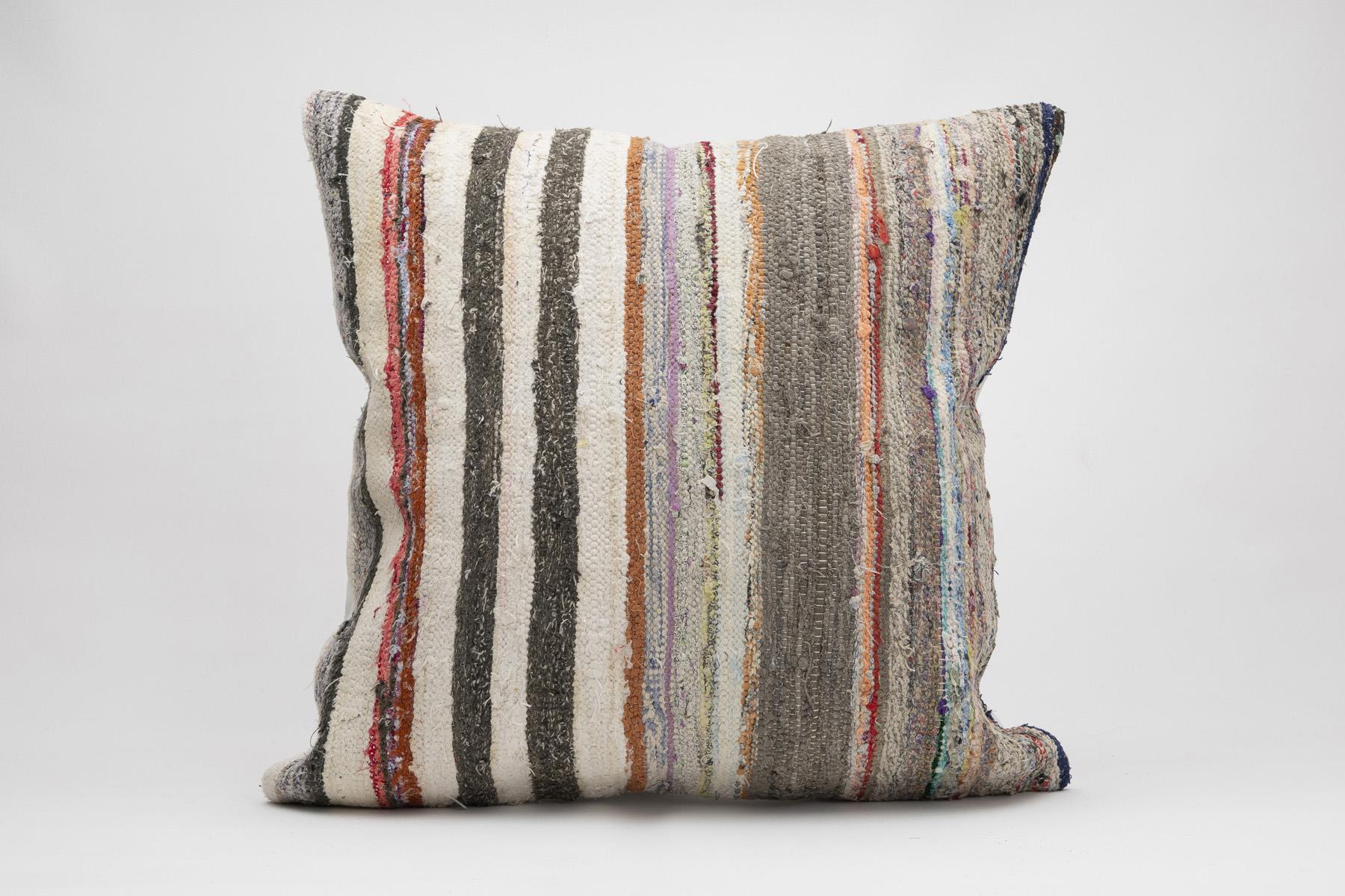 16x24 inches (40x60 cm) Kilim Pillow | KILIM WHOLESALE - Vintage Handmade Pillows - Vintage Handmade Kilim Rugs - It is 100% wool. Artistic and historical rugs. Old handwoven rugs. - Online hand woven rugs and kilim cushions sales. Shipping to a