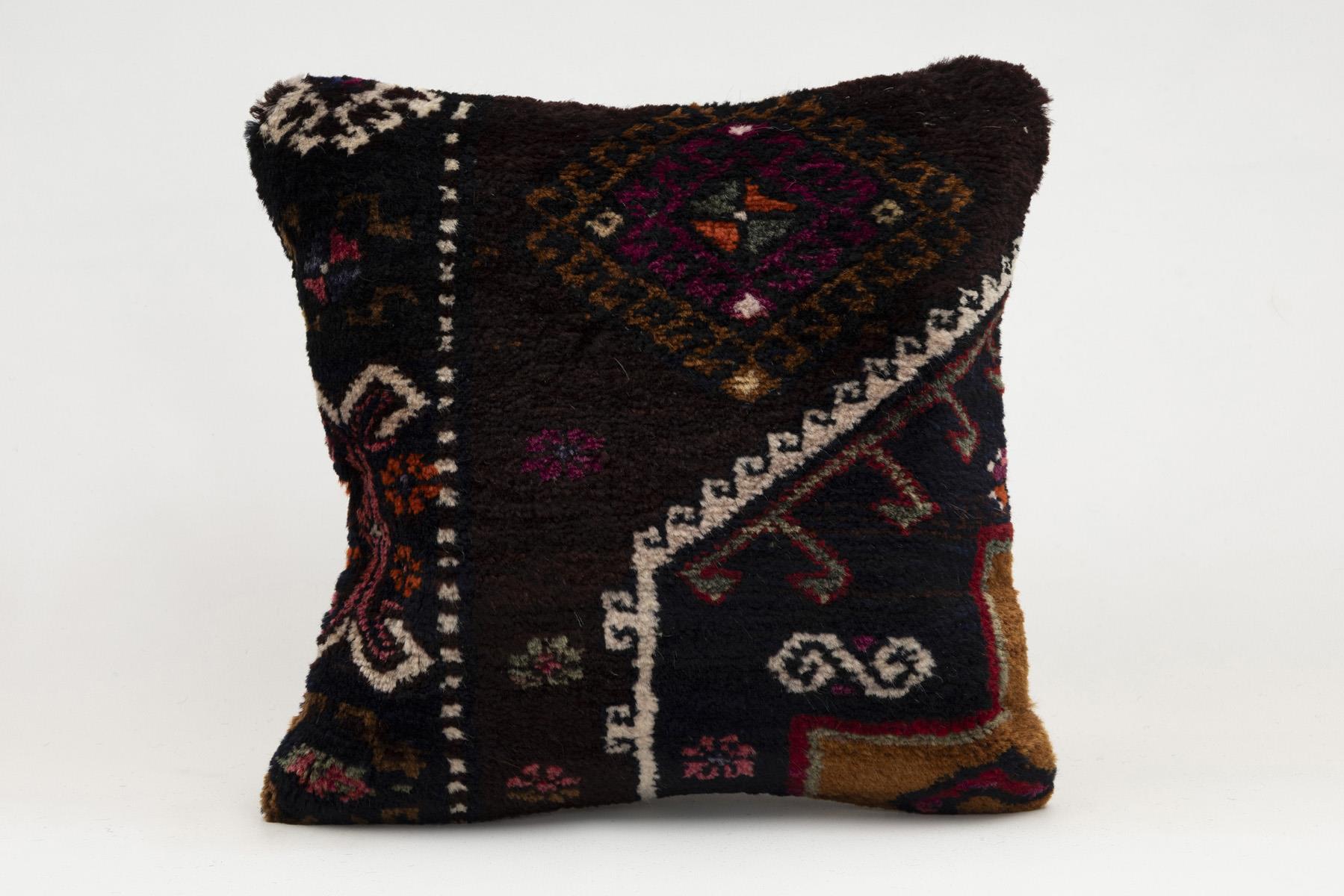 16x16 inches (40x40 cm) Kilim Pillow | KILIM WHOLESALE - Vintage Handmade Pillows - Vintage Handmade Kilim Rugs - It is 100% wool. Artistic and historical rugs. Old handwoven rugs. - Online hand woven rugs and kilim cushions sales. Shipping to a