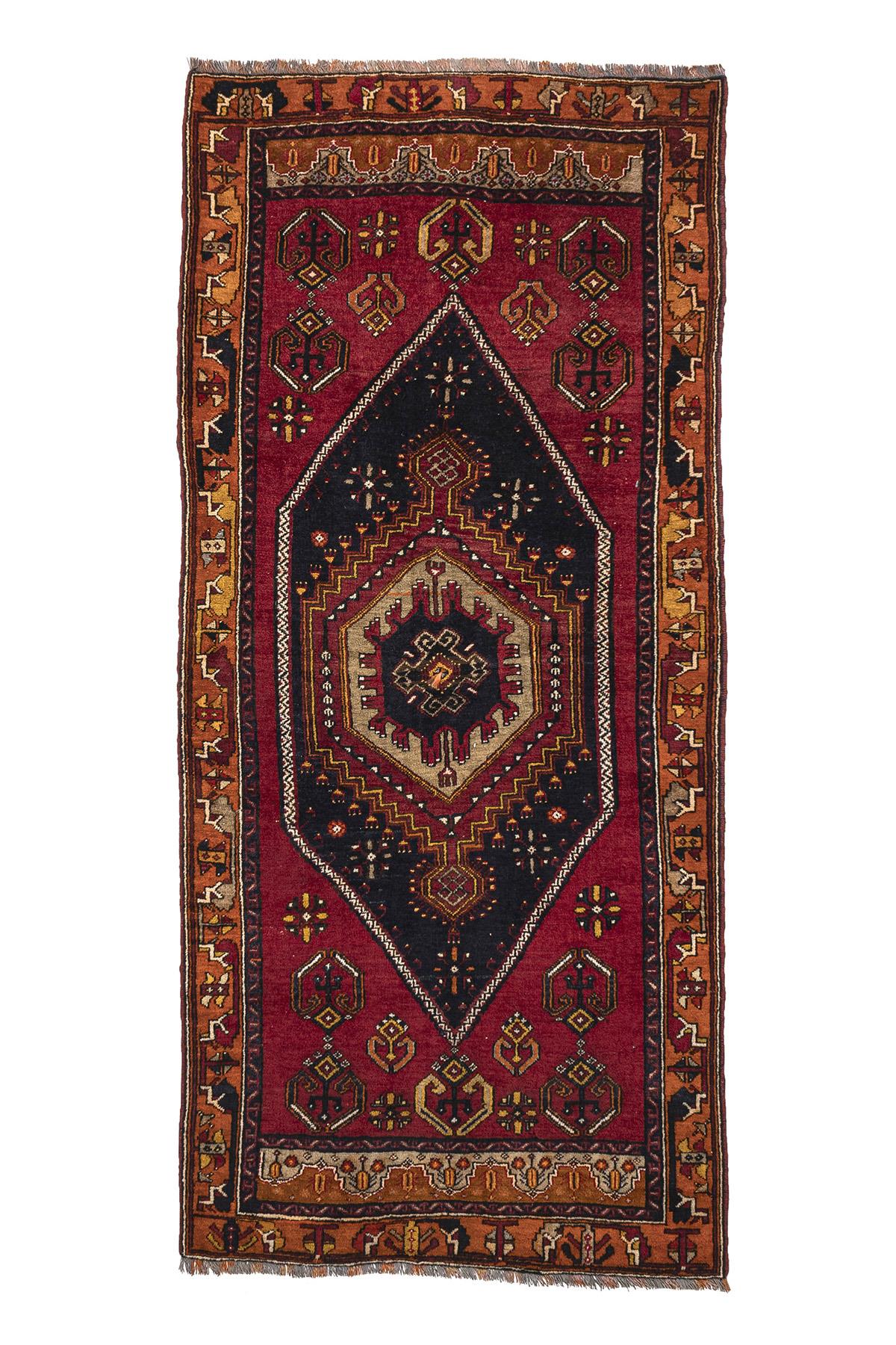 Sivas Kilim Rug (2.5 x 6.6 ft) | KILIM WHOLESALE - Vintage Handmade Pillows - Vintage Handmade Kilim Rugs - It is 100% wool. Artistic and historical rugs. Old handwoven rugs. - Online hand woven rugs and kilim cushions sales. Shipping to all ove