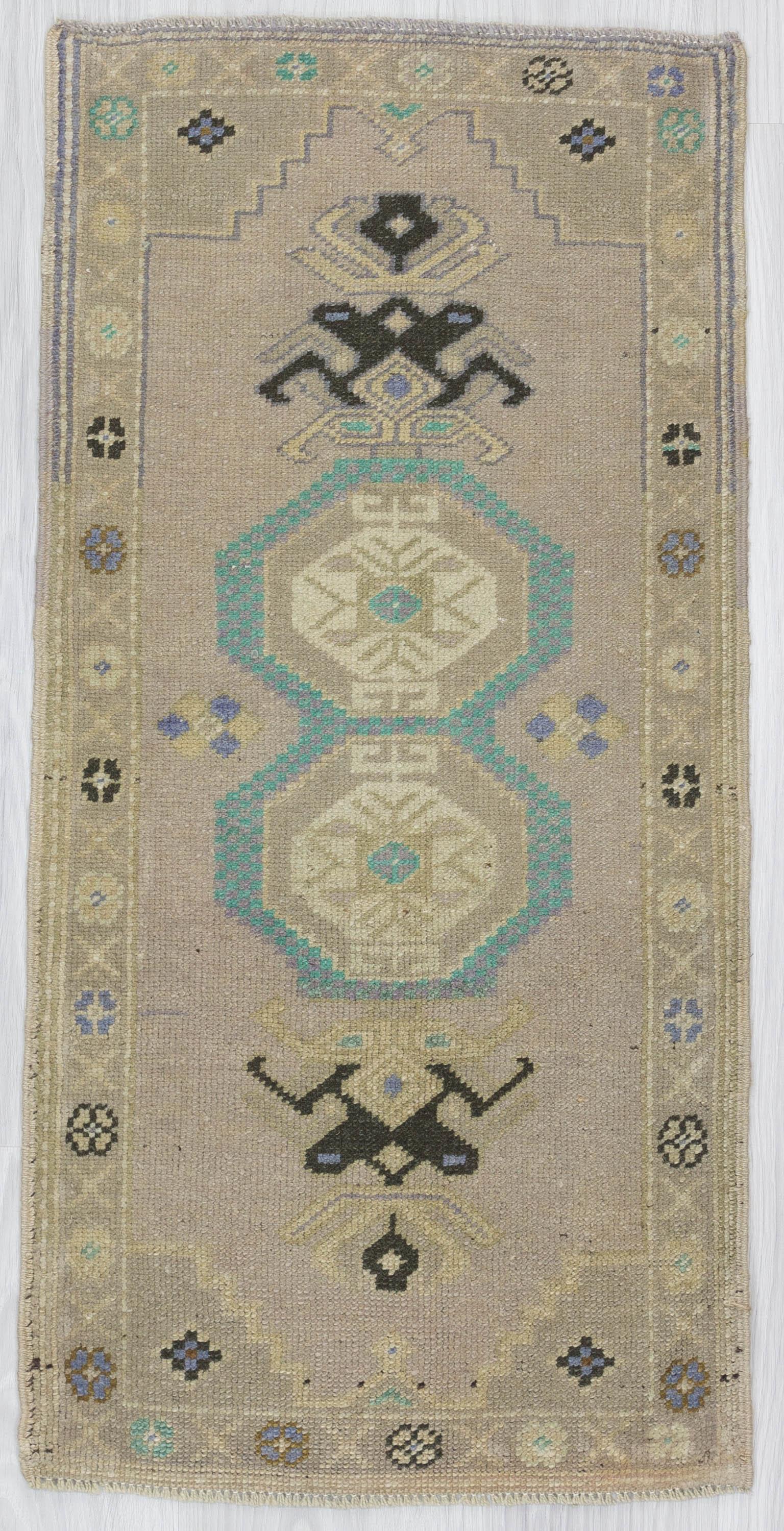 Decorative Vintage Mini Oushak Carpet