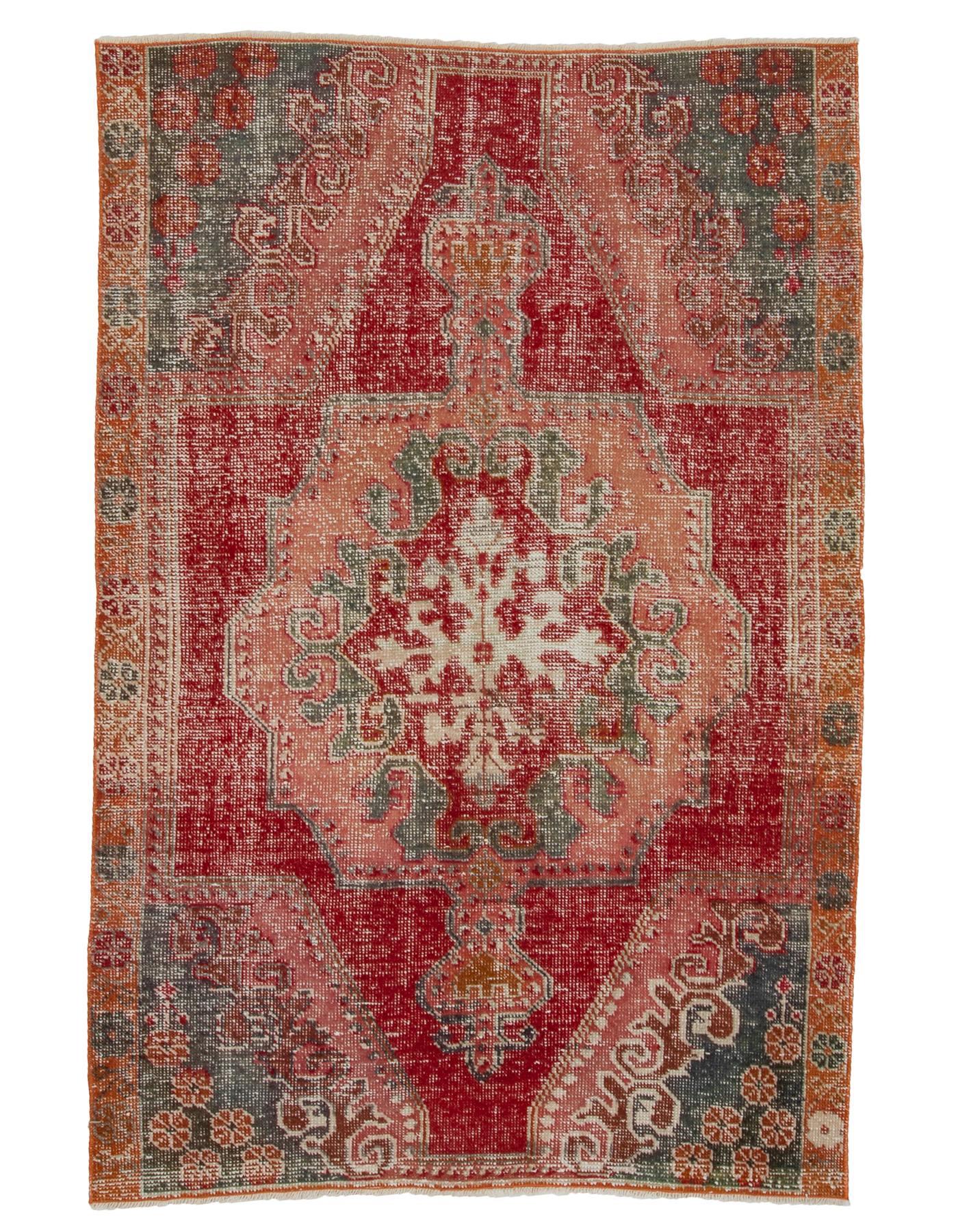 Distressed Vintage Decorative Turkish Rug - 4`4'' x 6`8''