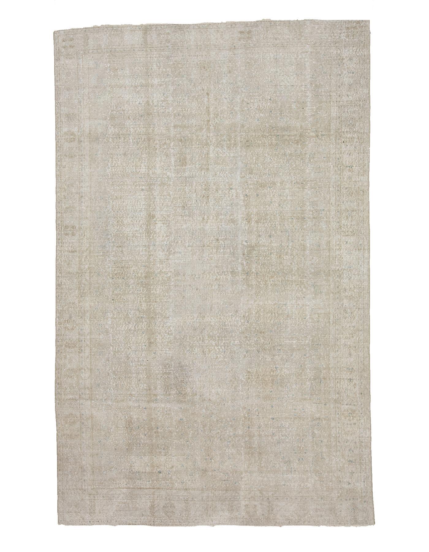 Distressed Washed Out Vintage Carpet - 6`9'' x 10`9''