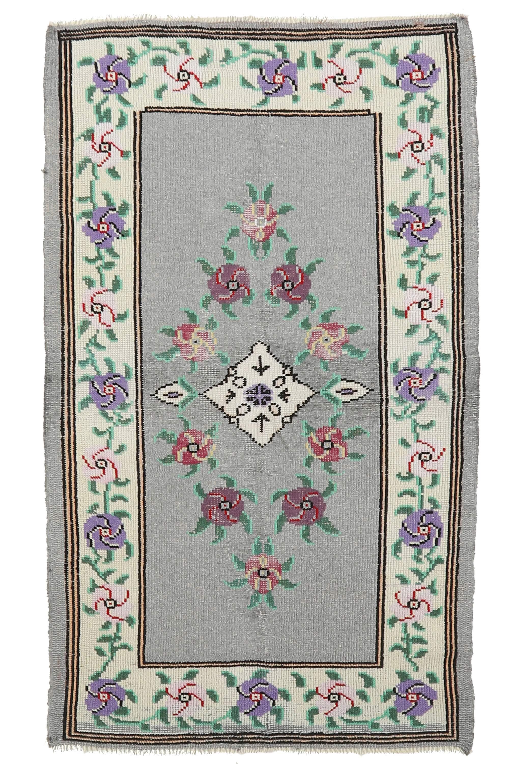 Small Decorative Turkish Wool Rug - 3`5'' x 5`9''