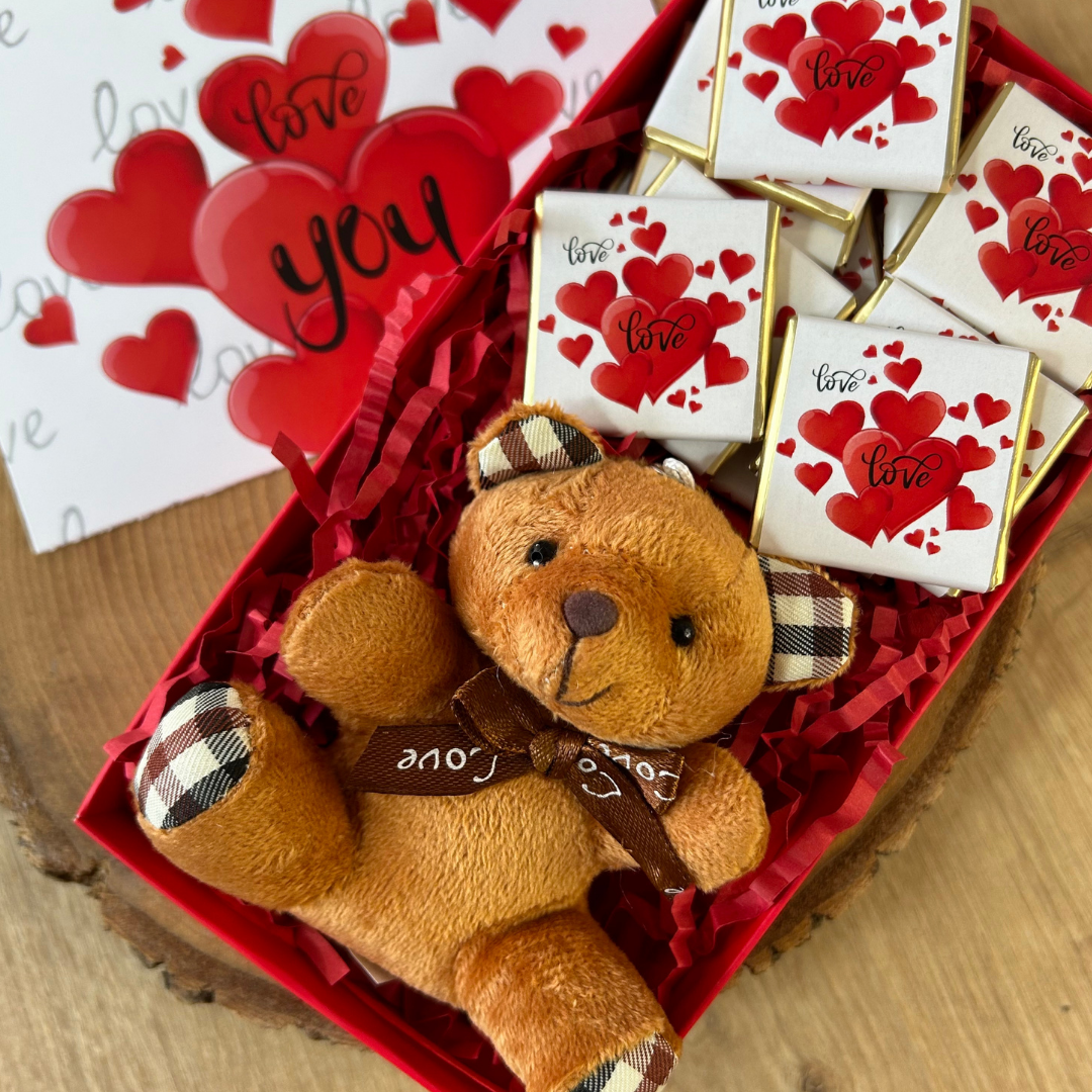 Sevimli Ayıcık Love Çikolata Sevgiliye Hediye Paketi