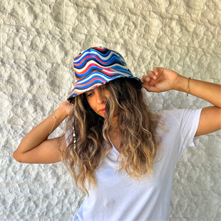 Gökkuşağı Bucket Şapka 