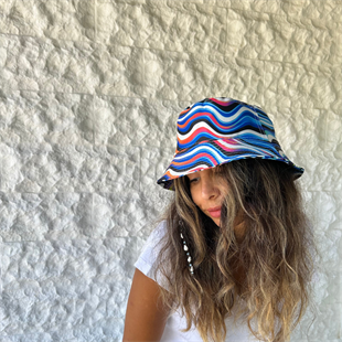 Gökkuşağı Bucket Şapka 