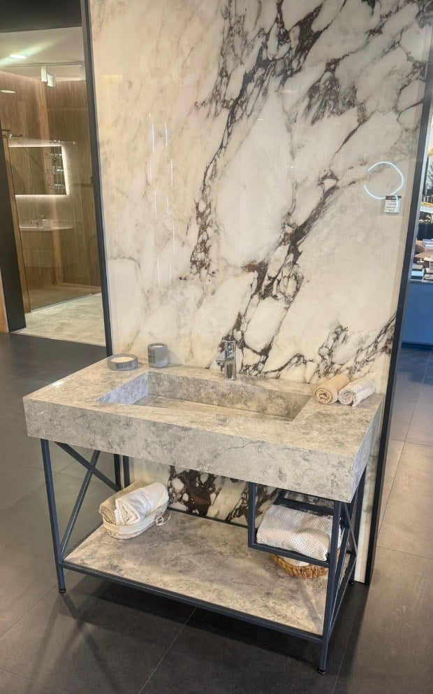 BANYO DOLABI