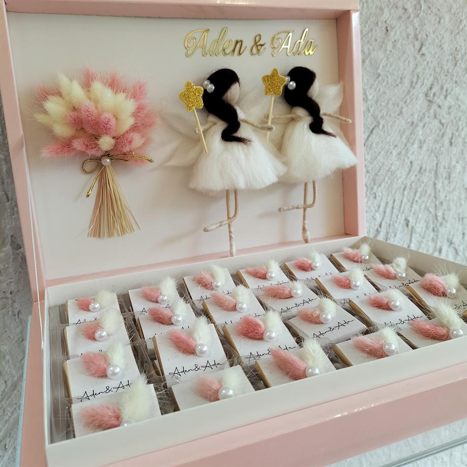 Çiçek Süslemeli İkiz bebek Çikolatası