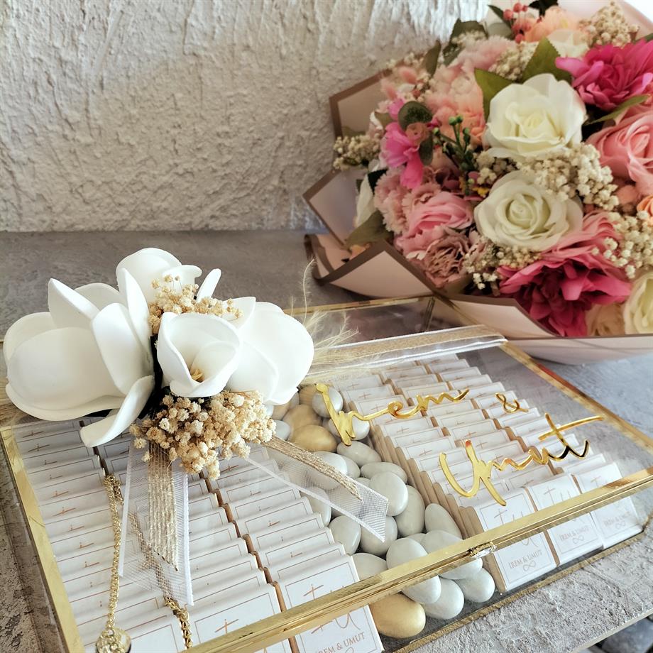 İsteme Çiçek Ve Çikolata