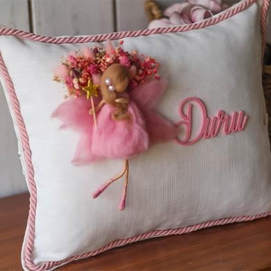 Pembe Keçe Bebekli Yastık