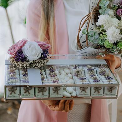 İsteme Çiçeği ve Çikolatası