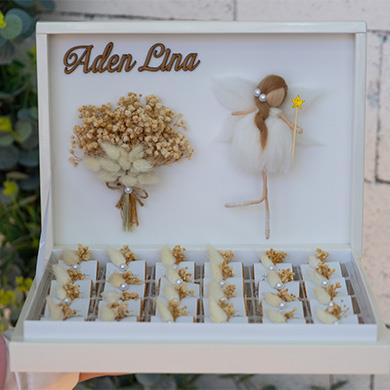 Krem Çiçek Süslemeli Bebek Çikolatası