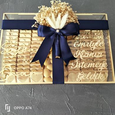 Lacivert Süslemeli Pleksi İsimli Çikolata