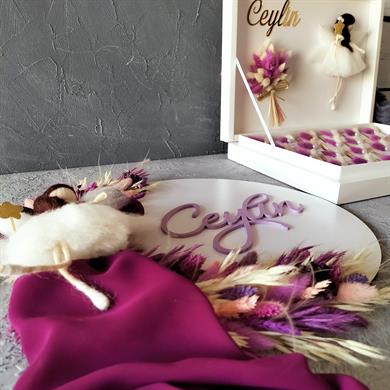 Lila Renkler Kapı Süsü ve Çikolata