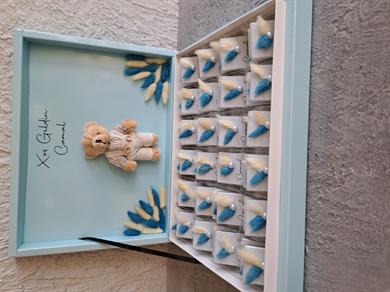 Mavi Çiçekli Bebek Çikolatası