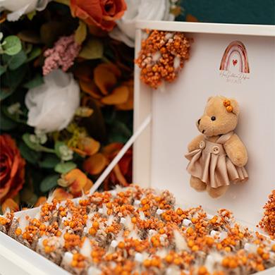 Turuncu Çiçekli Bebek Çikolatası