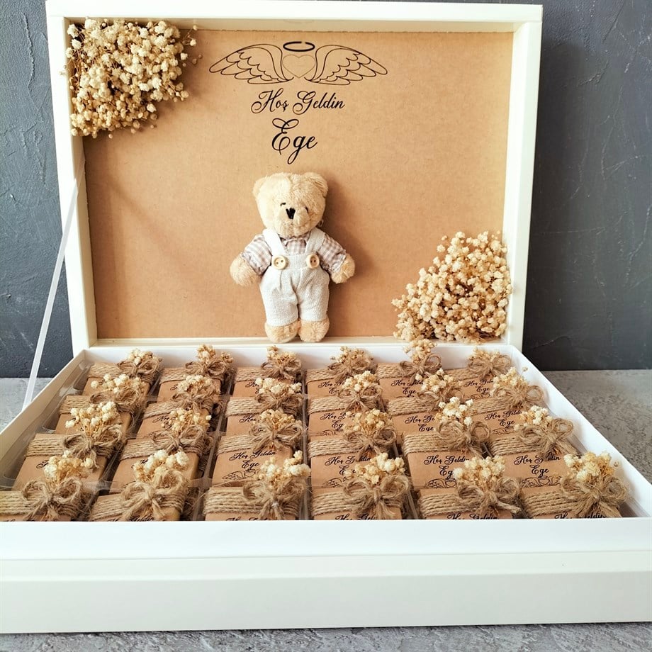 Çiçek Süslemeli Bebek Çikolatası