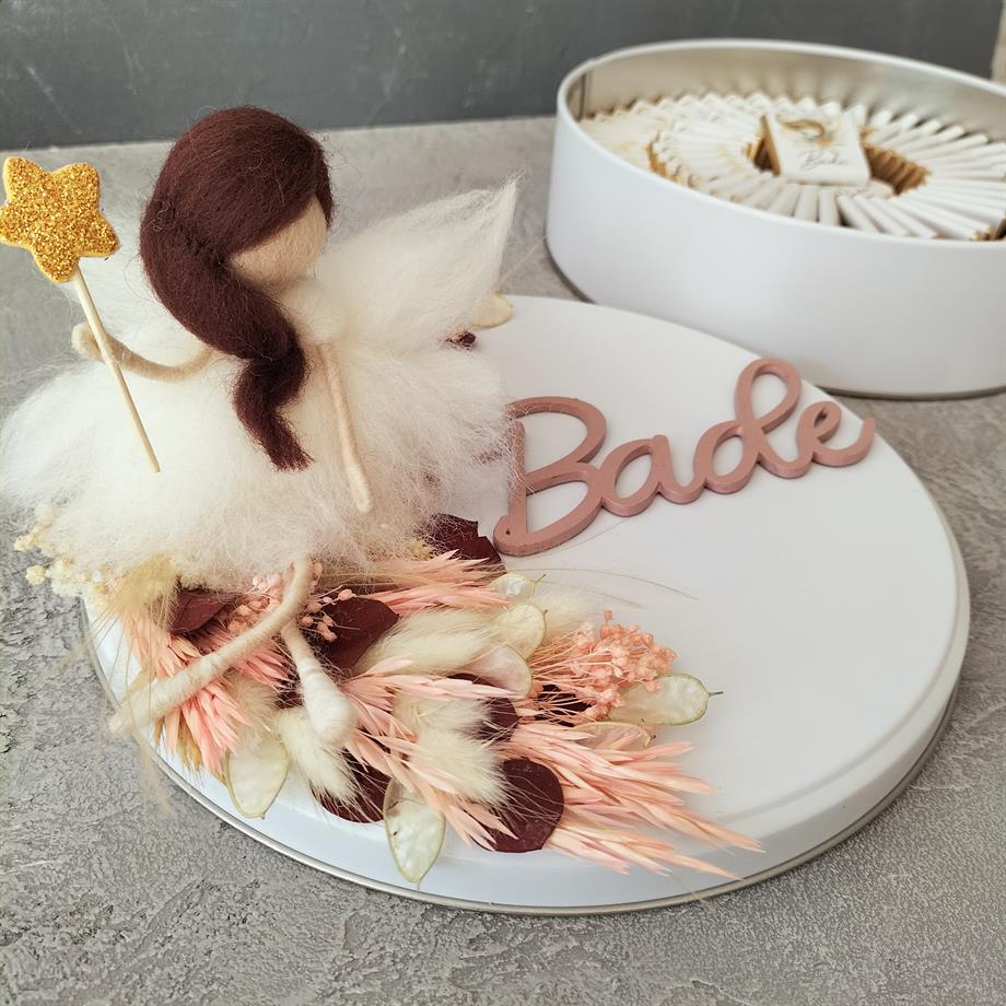 Çiçekli Keçe Bebekli Çikolata