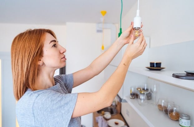 Elektrik panosunda termik neden atar?