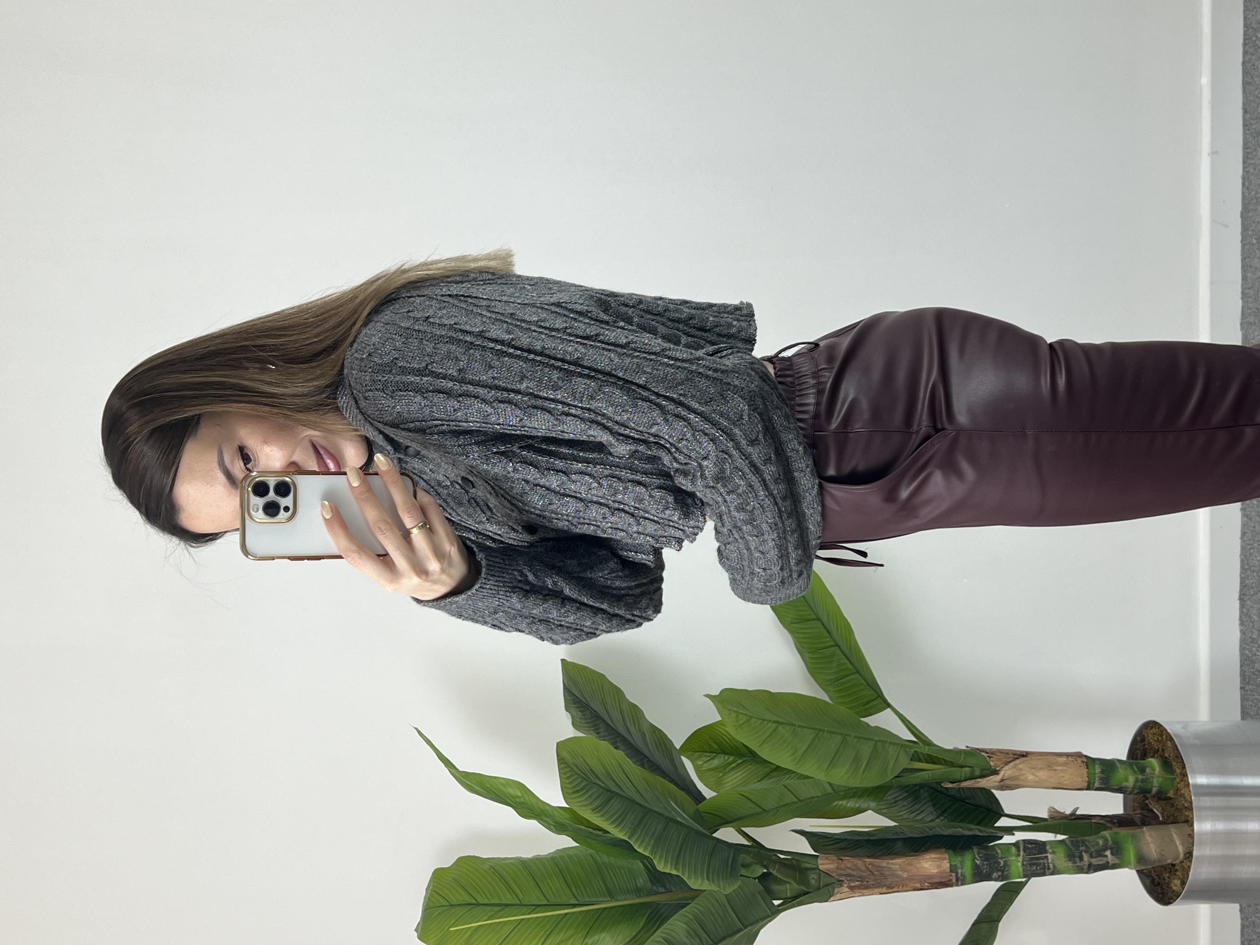  Dilvin Polo Yaka Düğmeli Simli Crop Füme Hırka