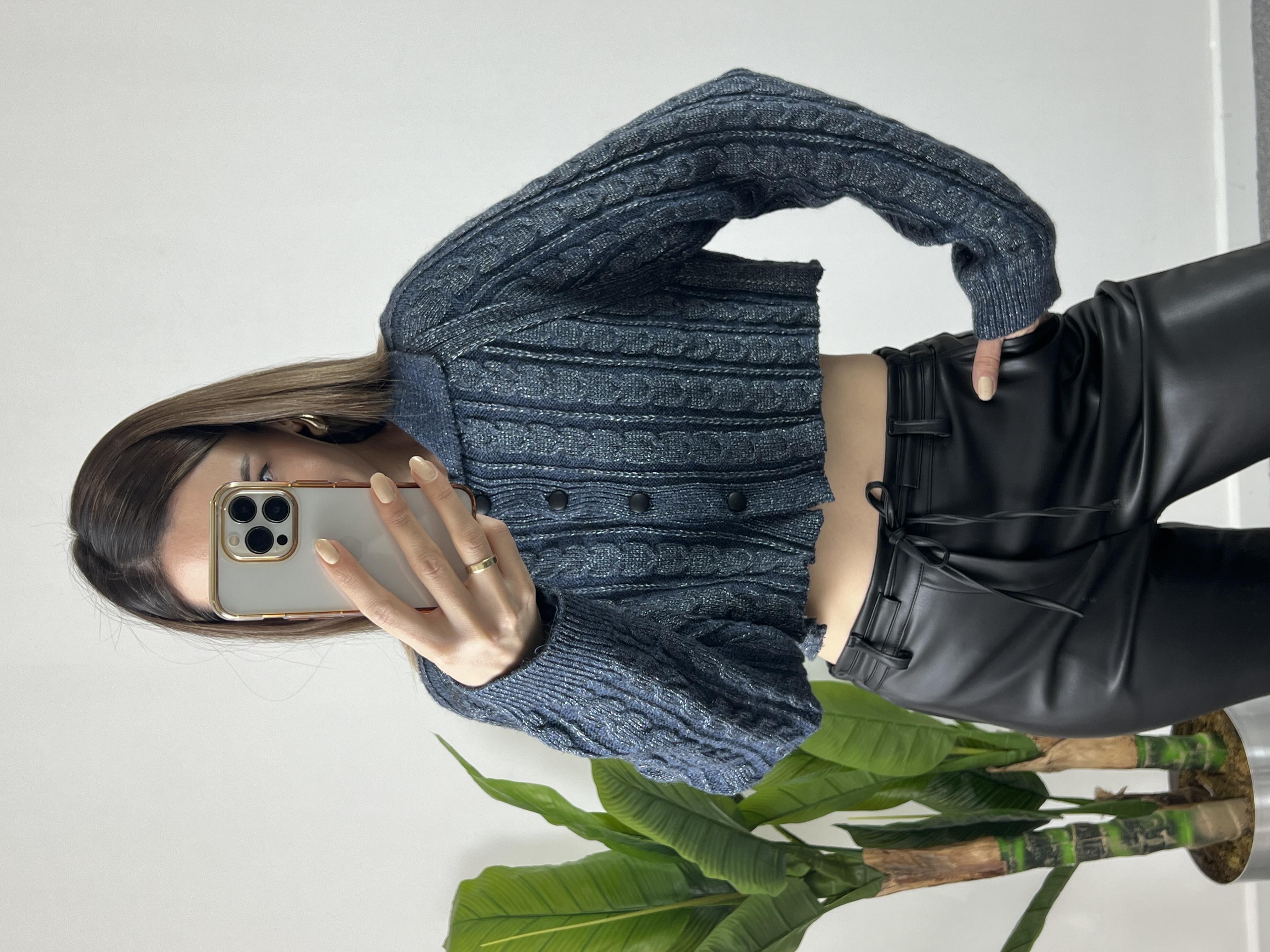  Dilvin Polo Yaka Düğmeli Simli Crop Lacivert Hırka