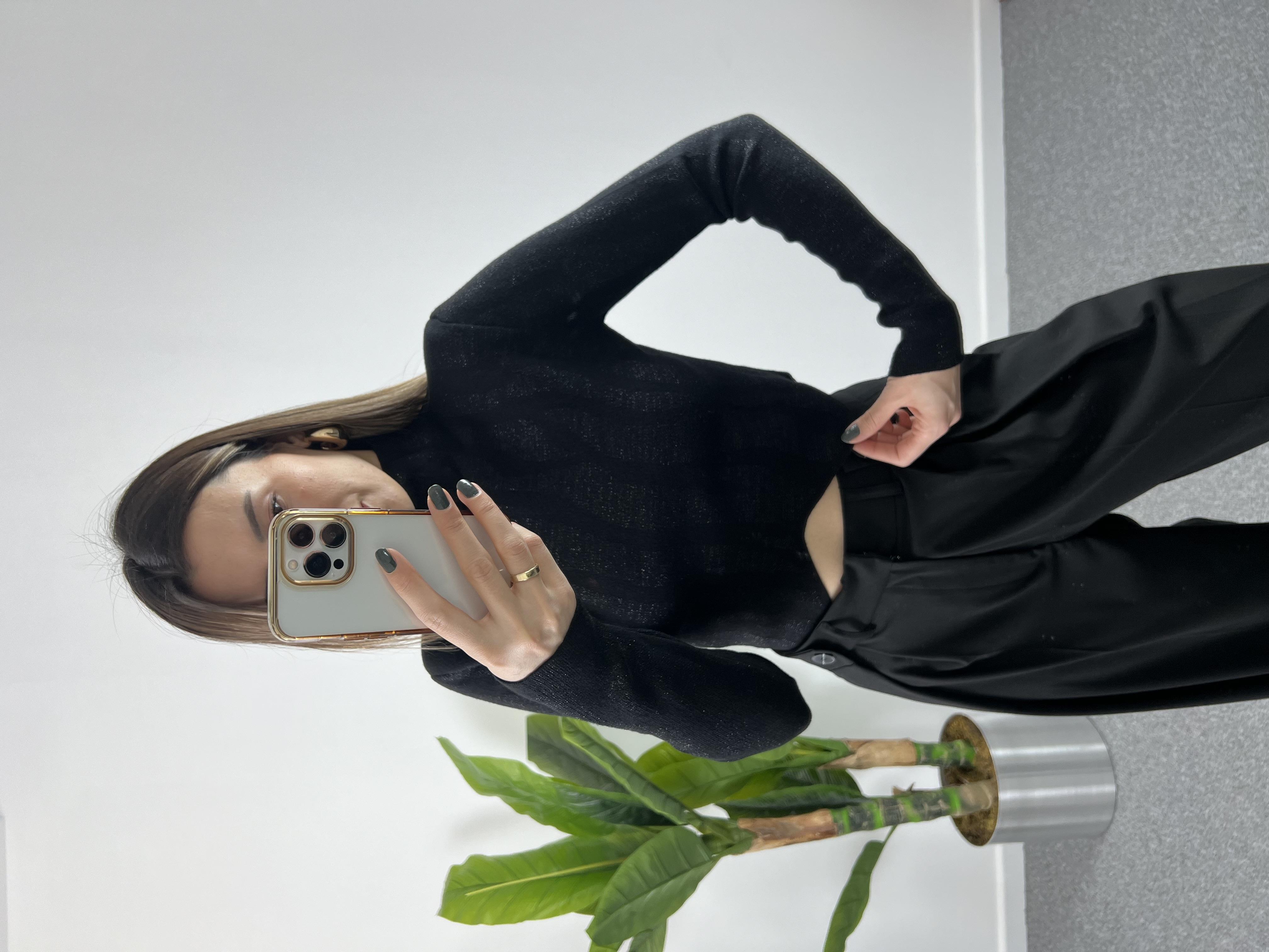 Asimetrik Balıkçı Yaka Simli Bluz