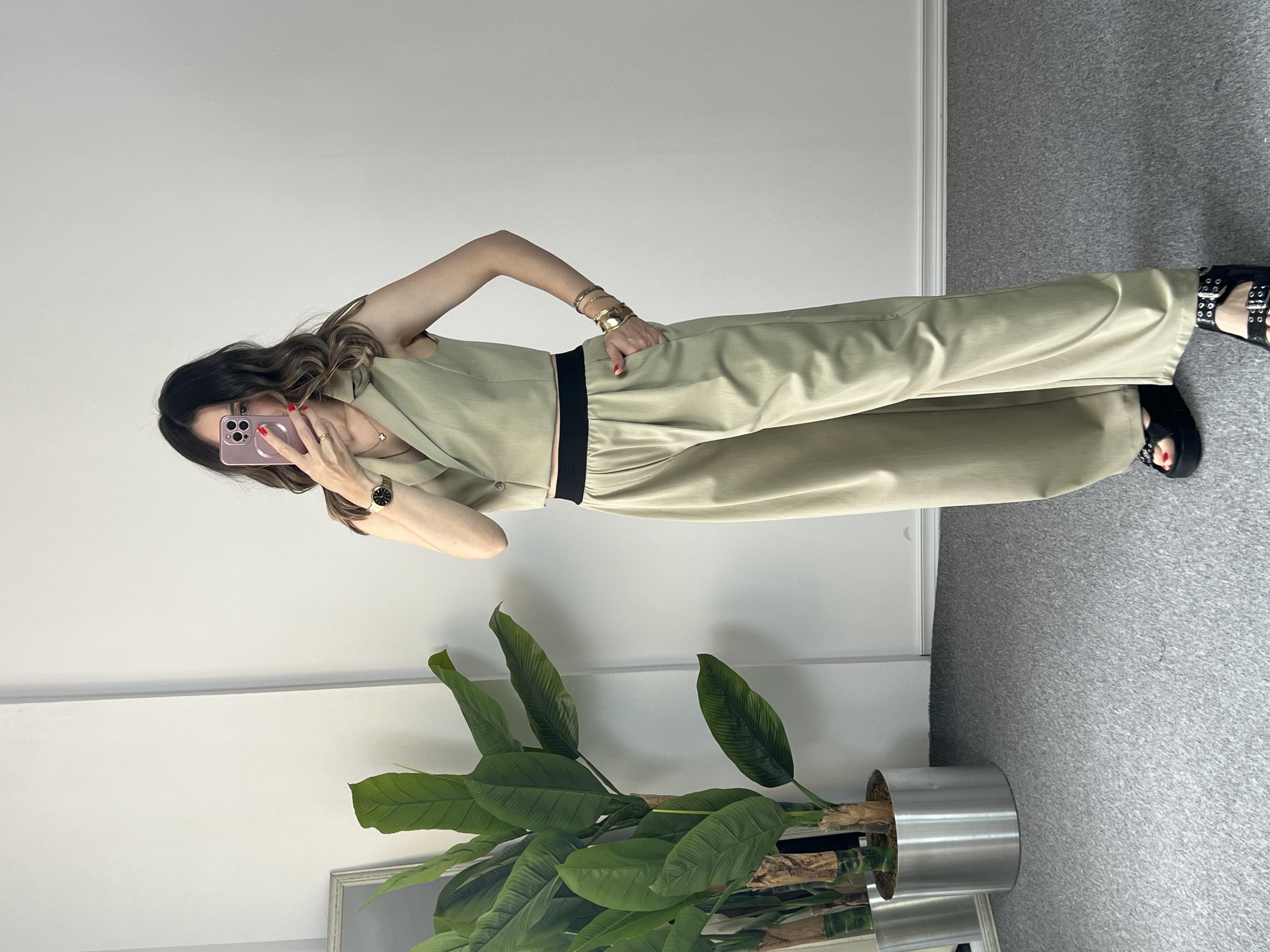 Beli Lastikli Haki Yelekli Takım 