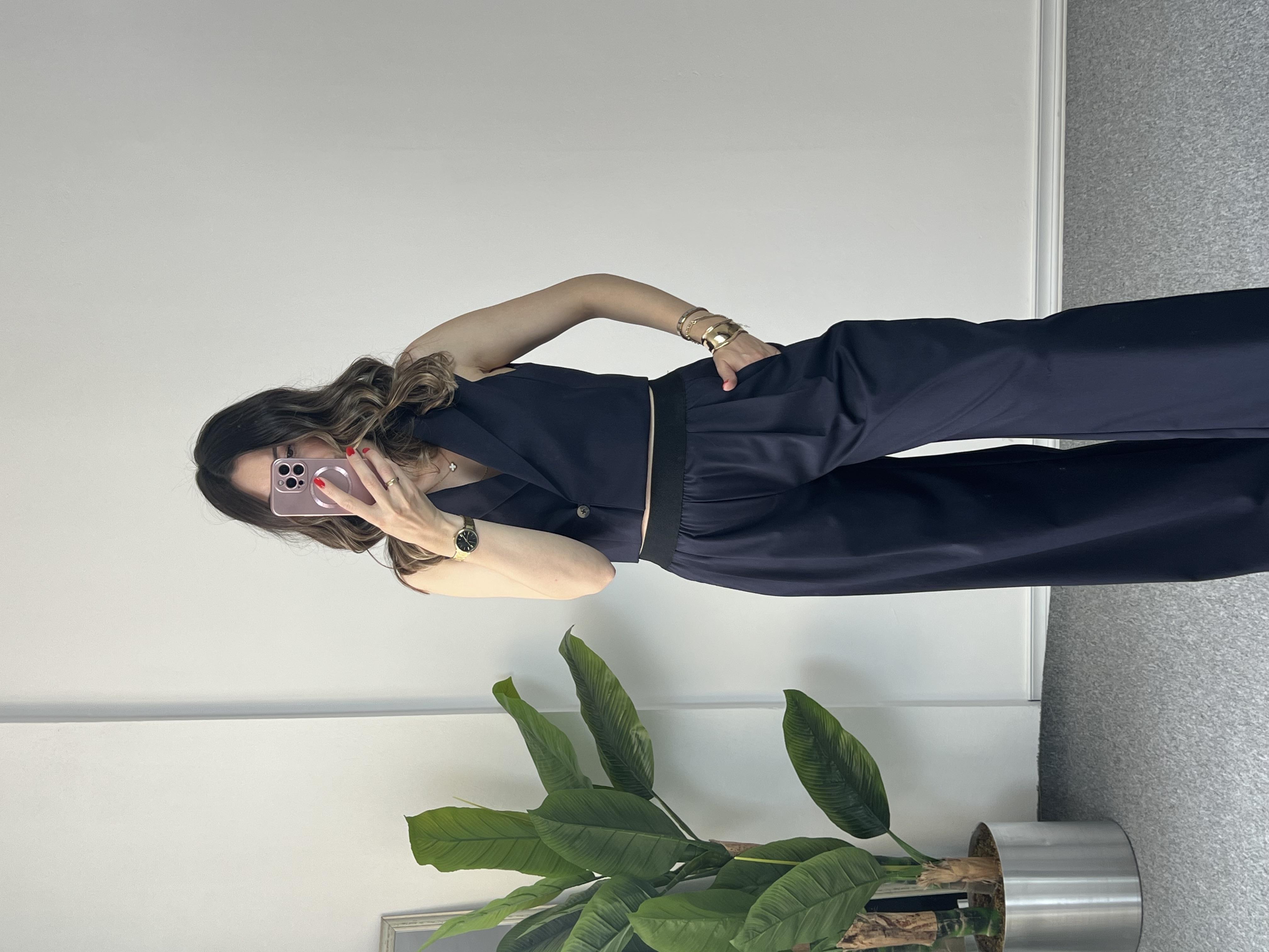 Beli Lastikli Lacivert Yelekli Takım 