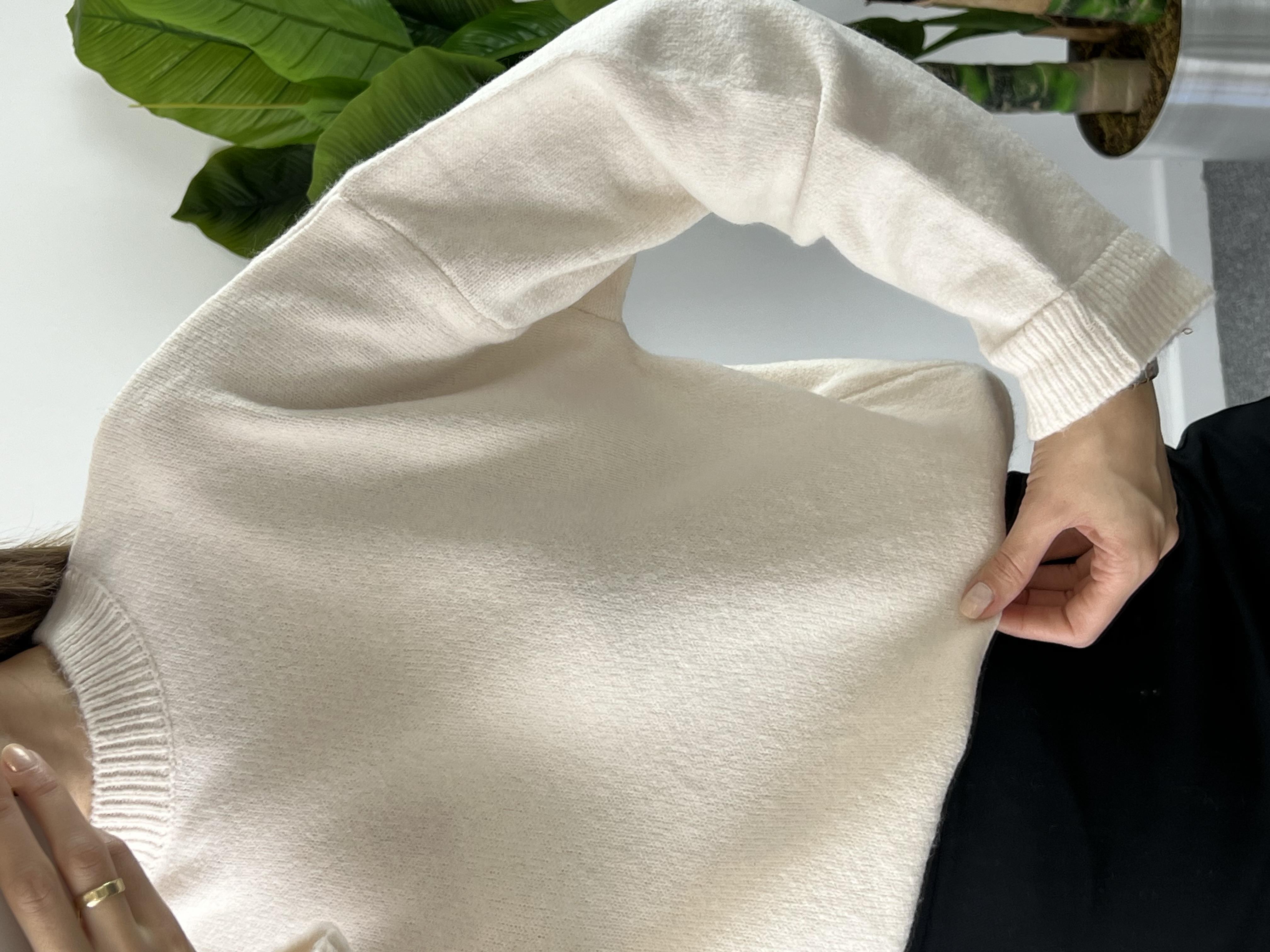 Bisiklet yaka beyaz yumoş kazak 