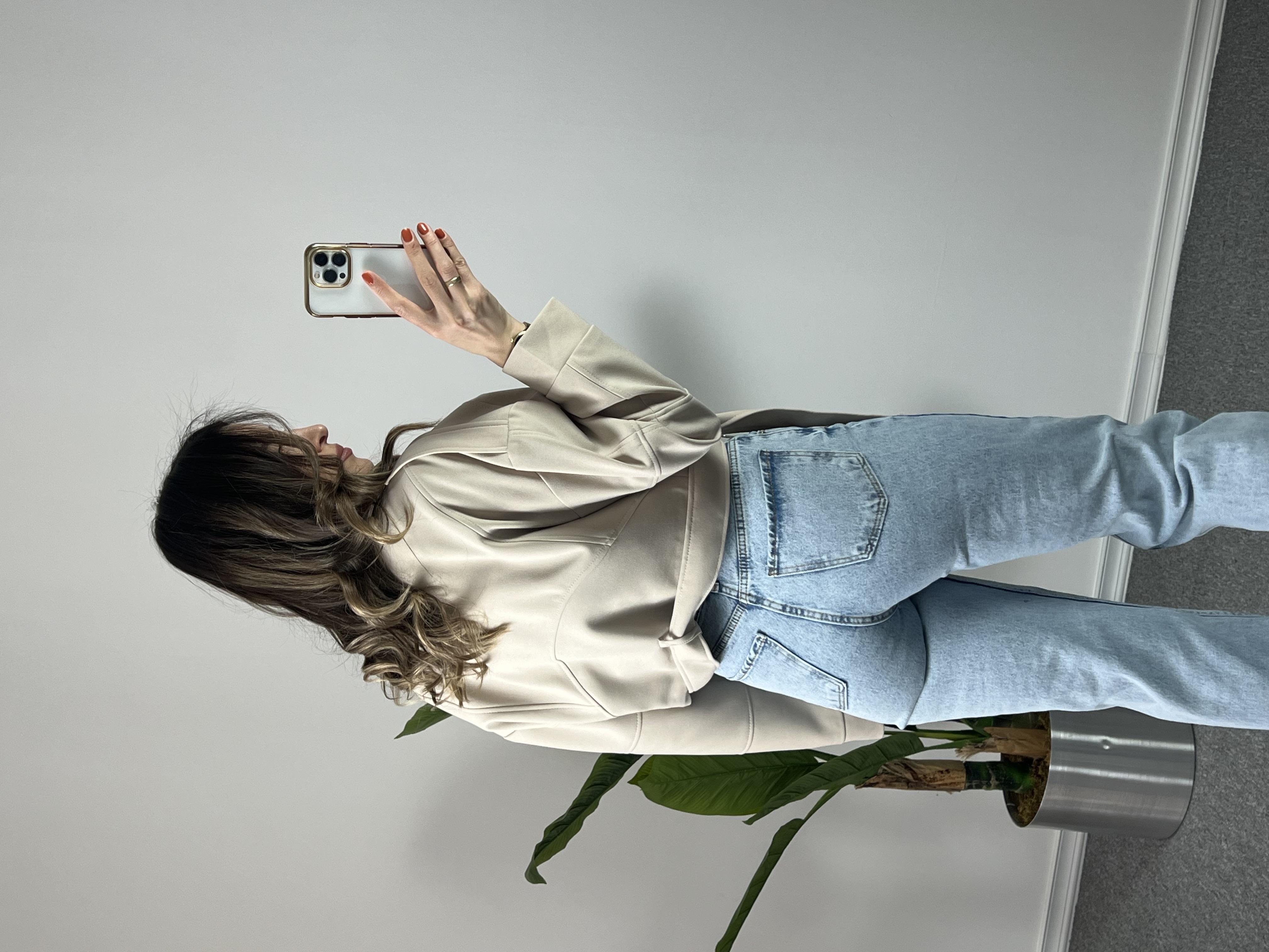 Çapraz Fermuarlı Krem Bomber Ceket