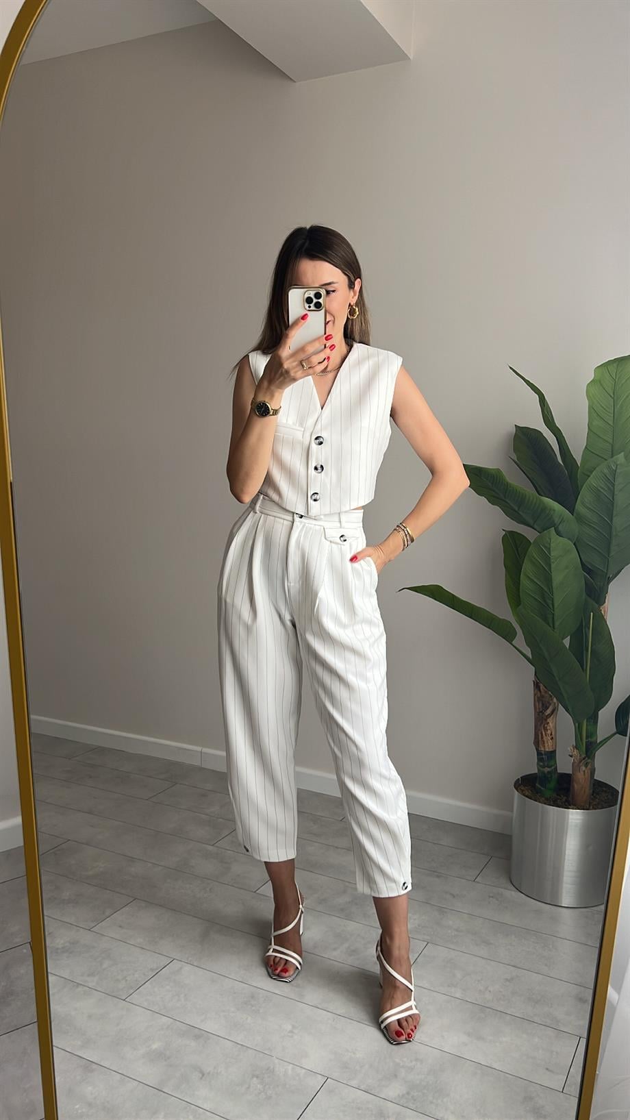 Çizgili Yelekli Takım